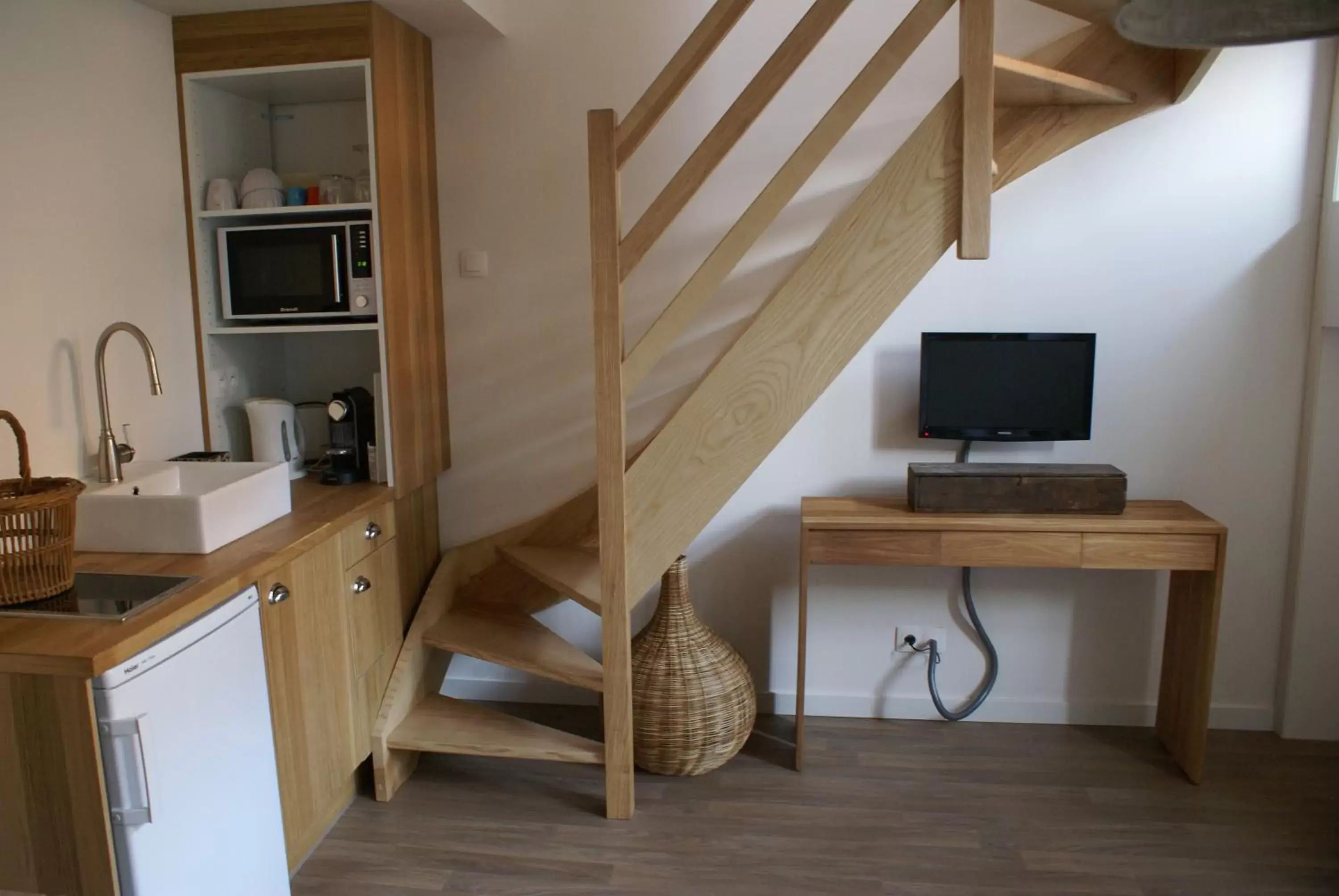 Living room, TV/Entertainment Center in La Cour Soubespin