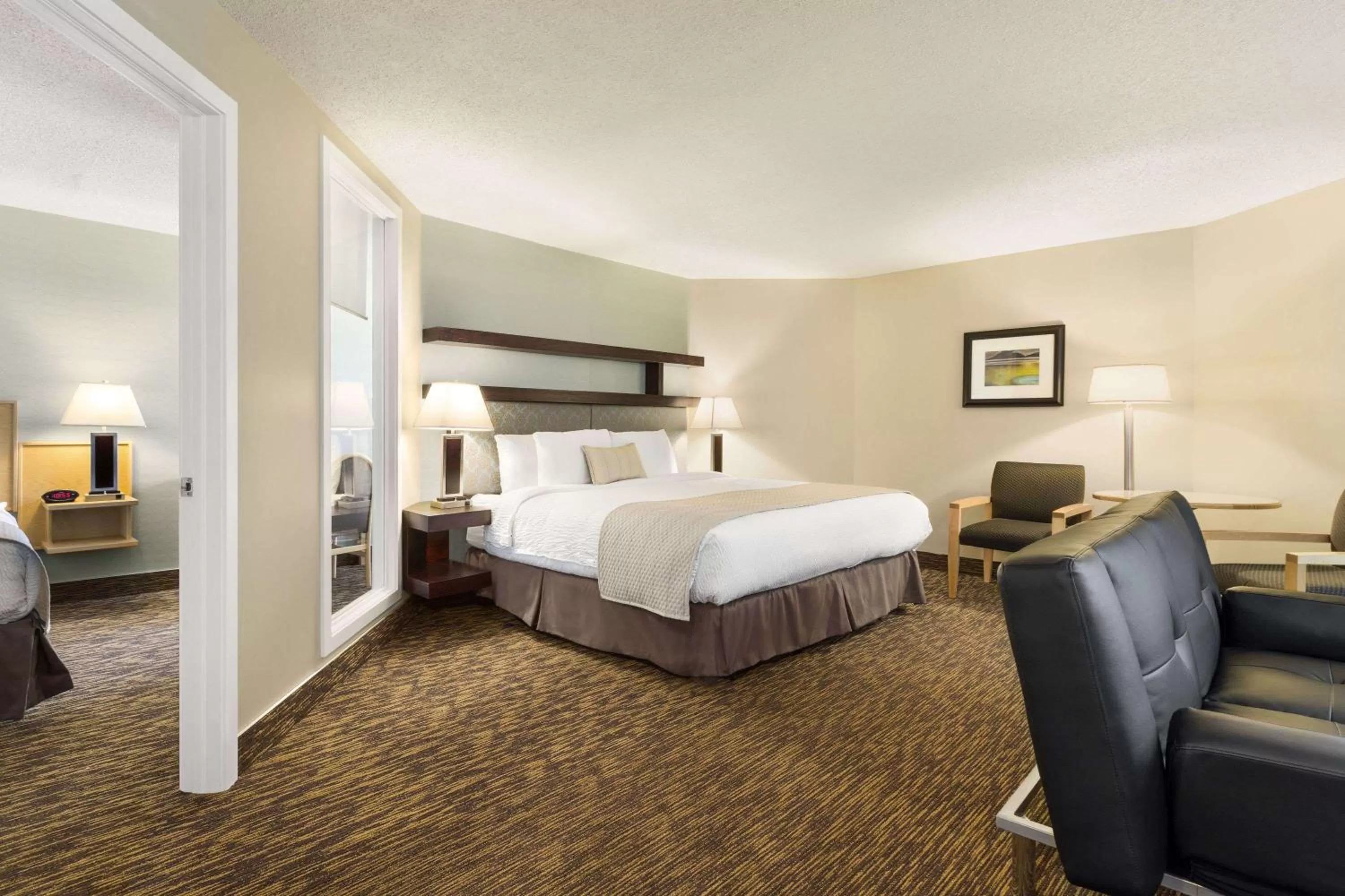 Photo of the whole room, Bed in Days Inn by Wyndham Vermilion
