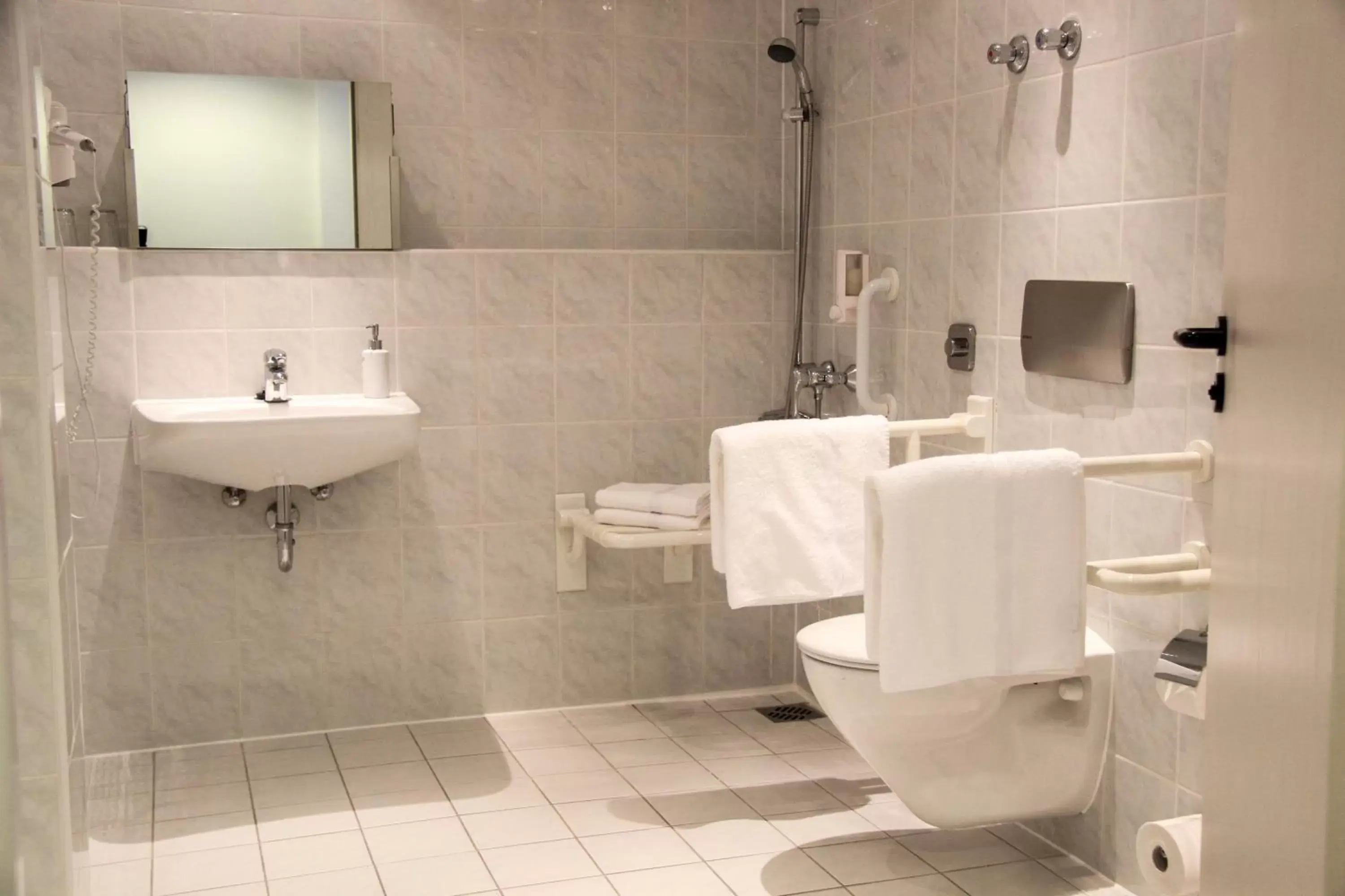 Toilet, Bathroom in Schlossberghotel Greiz