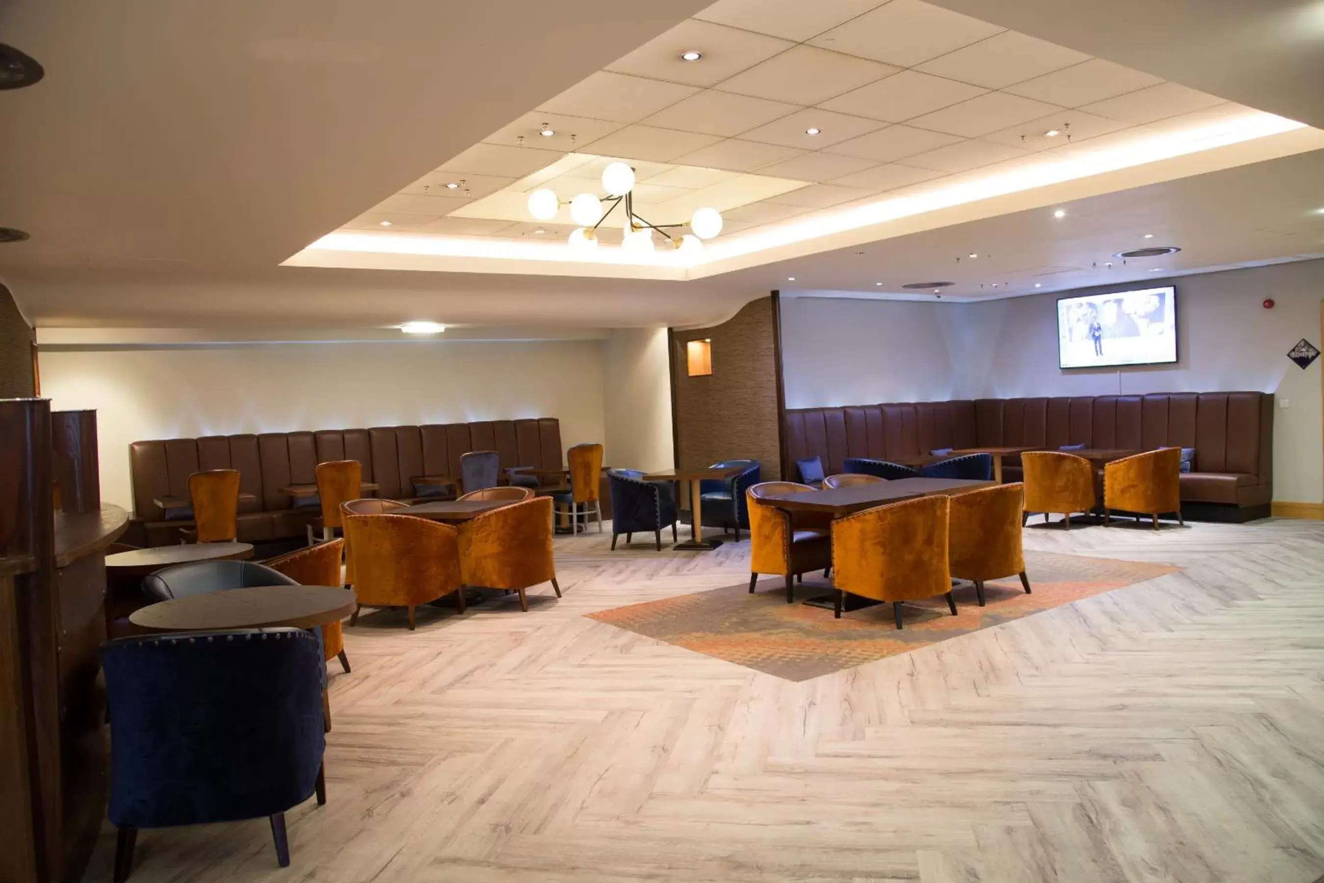 Lounge or bar in Bolton Stadium Hotel