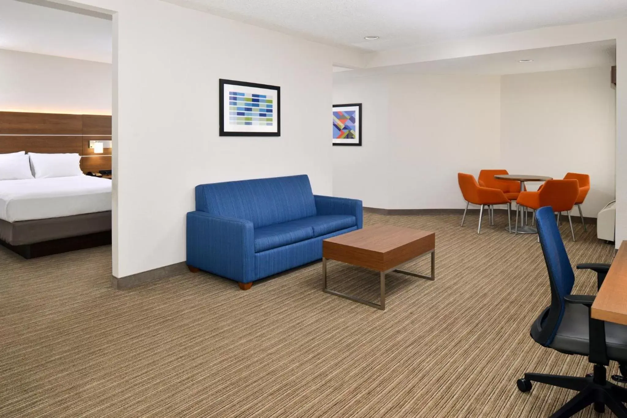 Photo of the whole room, Seating Area in Holiday Inn Express Blowing Rock South, an IHG Hotel