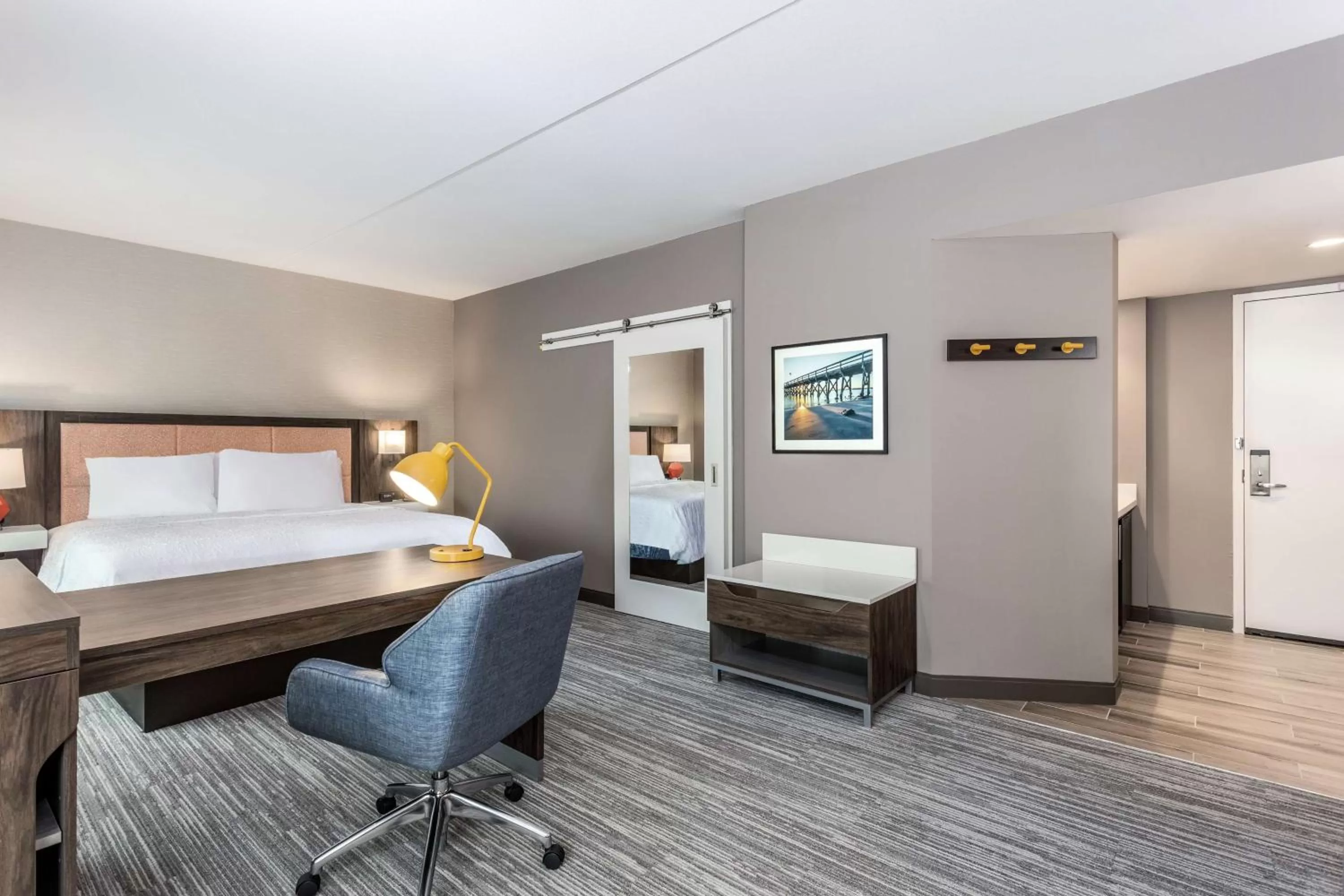 Bedroom, Bed in Hampton Inn & Suites Kittery-Portsmouth