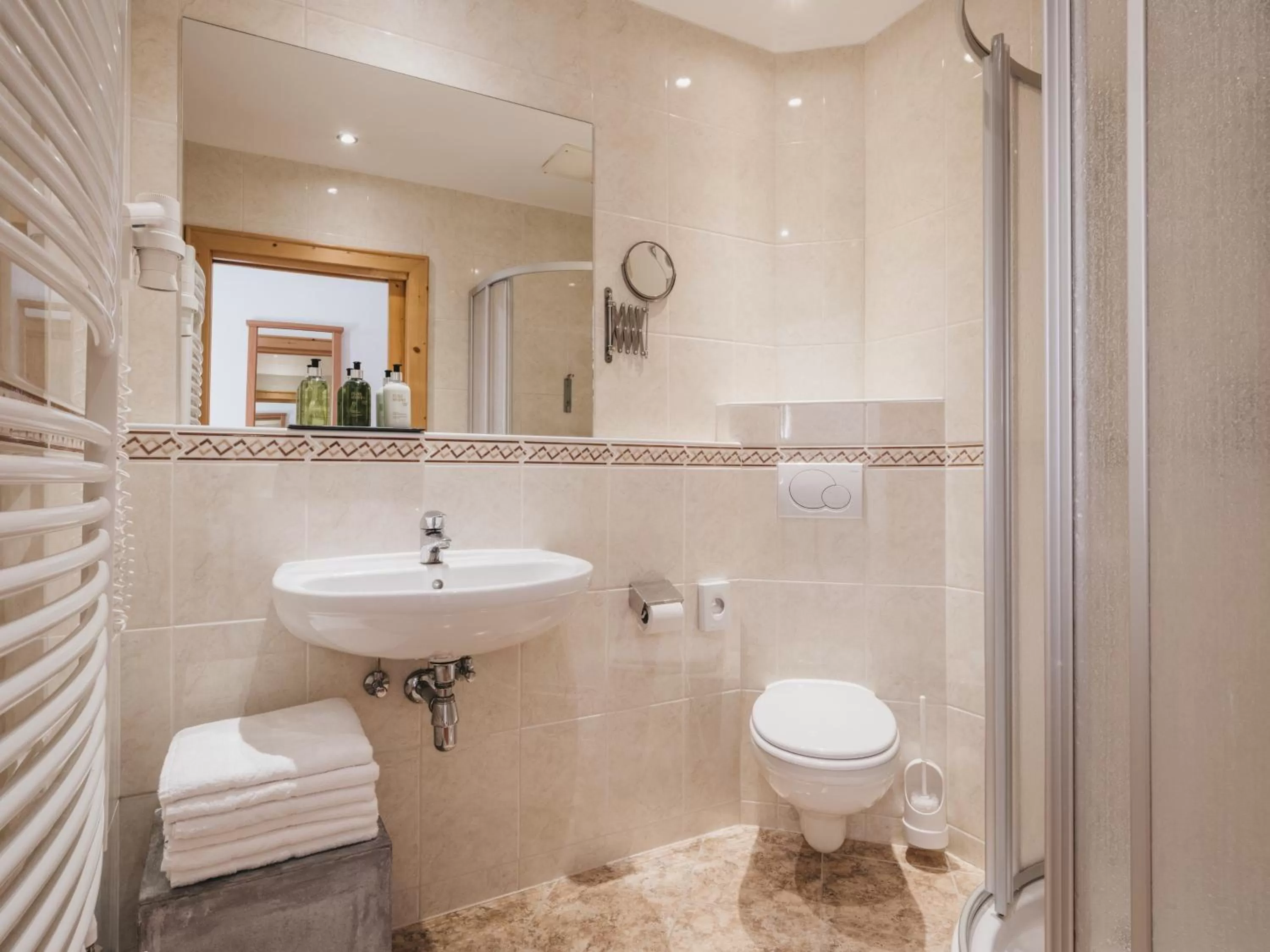 Shower in VAYA Zell am See