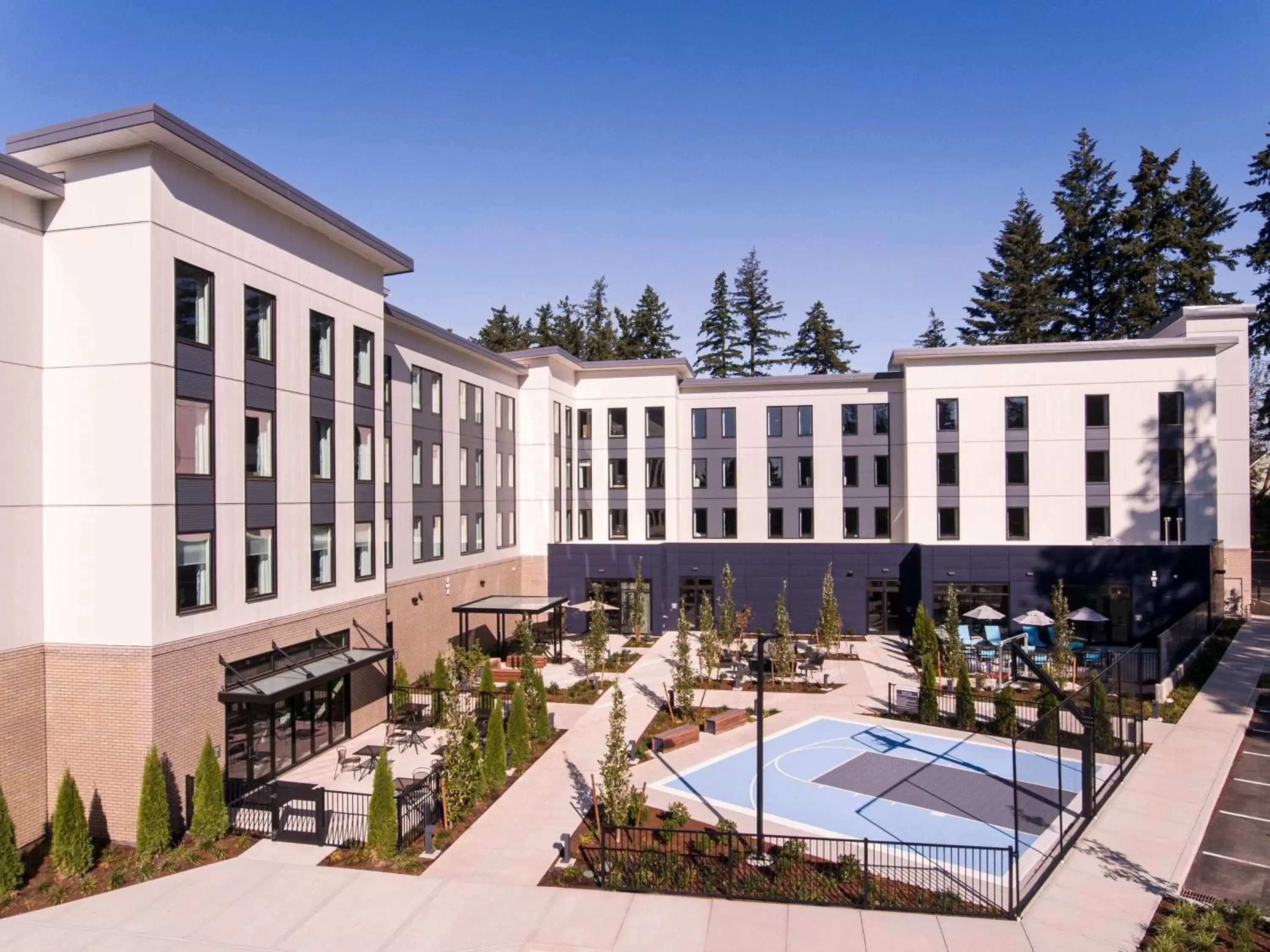 Property building, Pool View in Hilton Garden Inn Wilsonville Portland