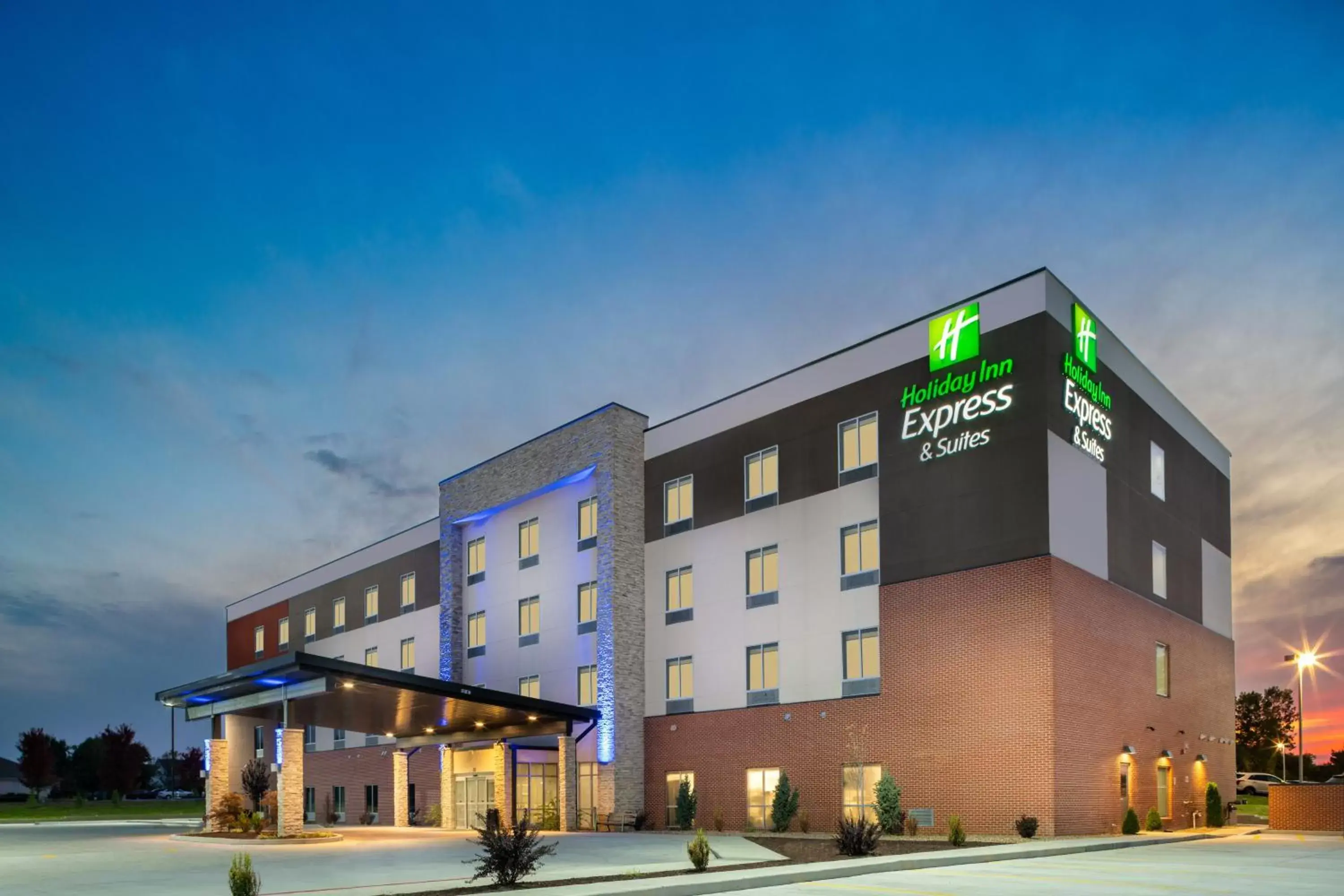 Property building in Holiday Inn Express & Suites - St Peters, an IHG Hotel