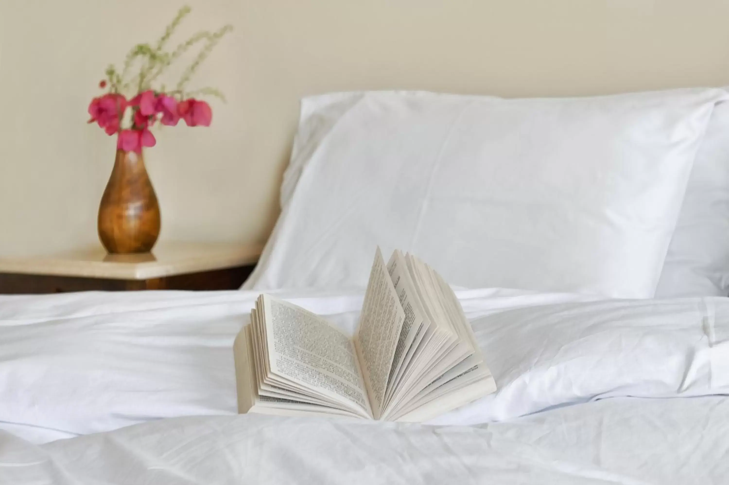 Decorative detail, Bed in Galatia Villas