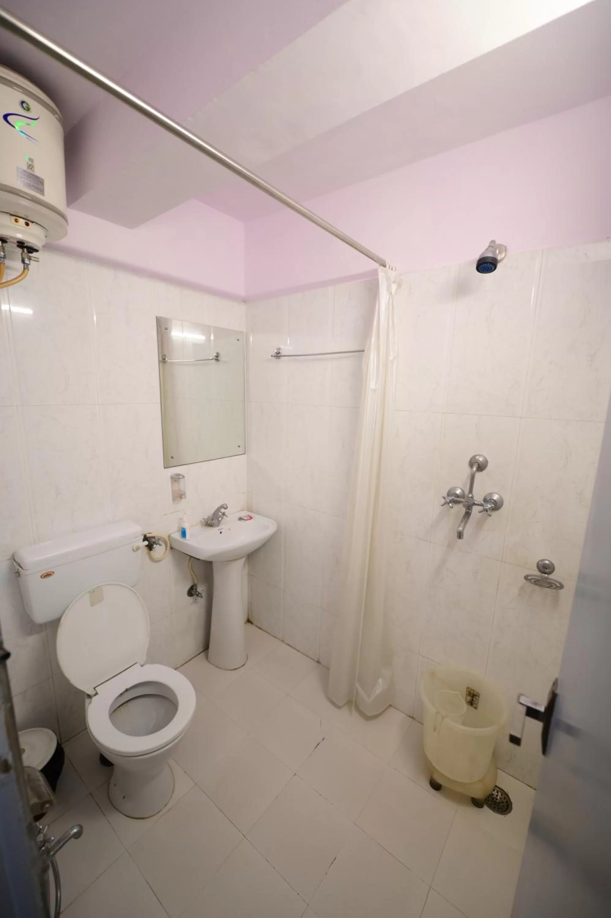 Shower in Chitra Katha - A Story Per Stay