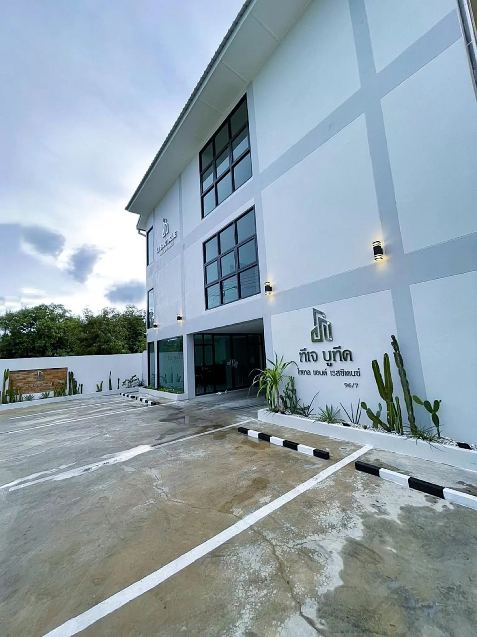 Property building in TJ Boutique Hotel