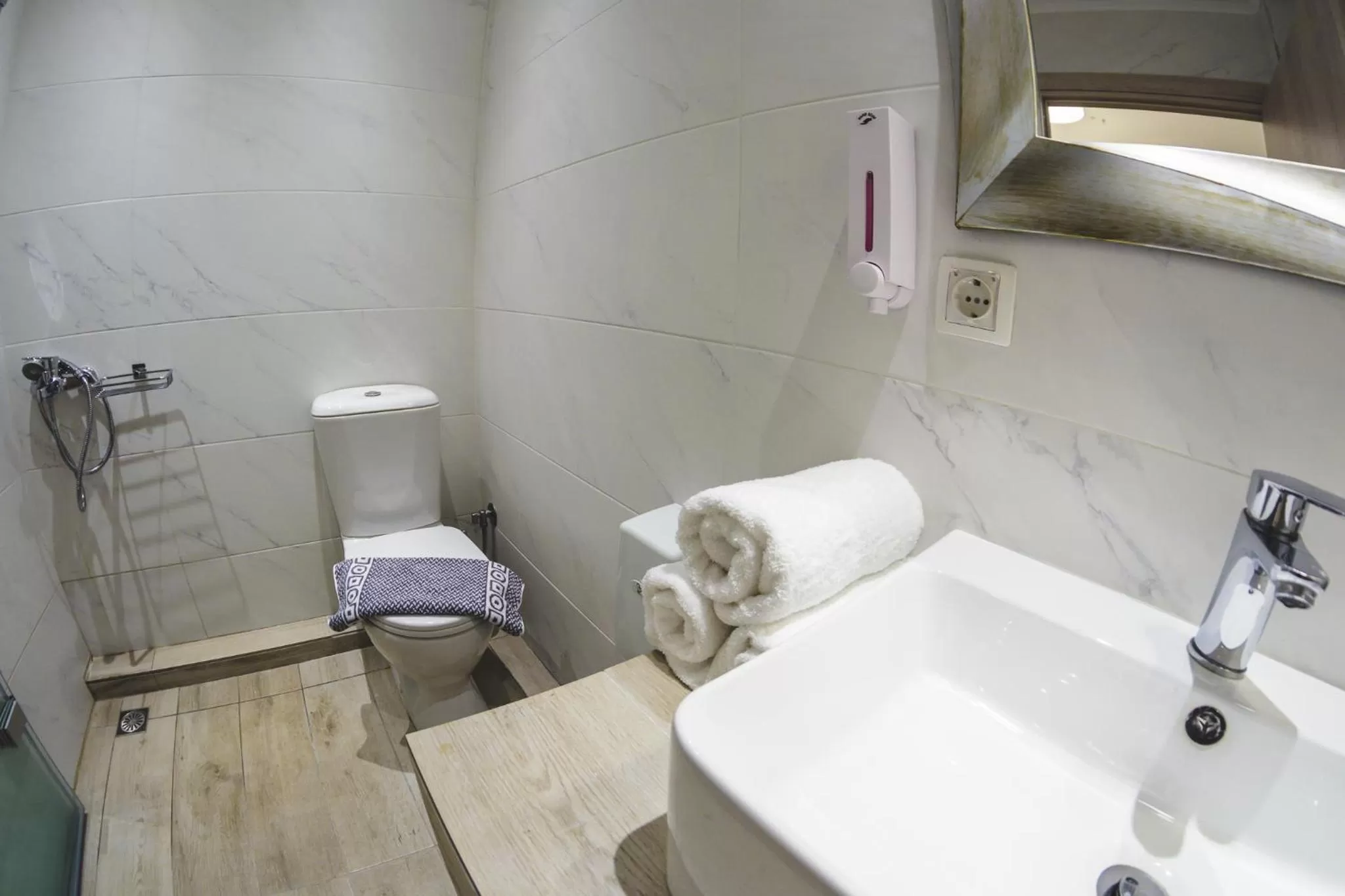 Shower in Dome Rooms Downtown