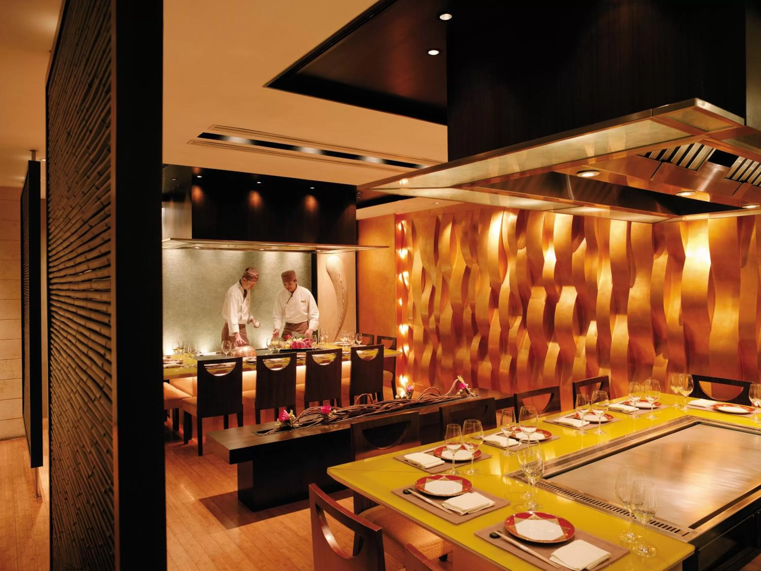 Restaurant/places to eat in Kowloon Shangri-La, Hong Kong