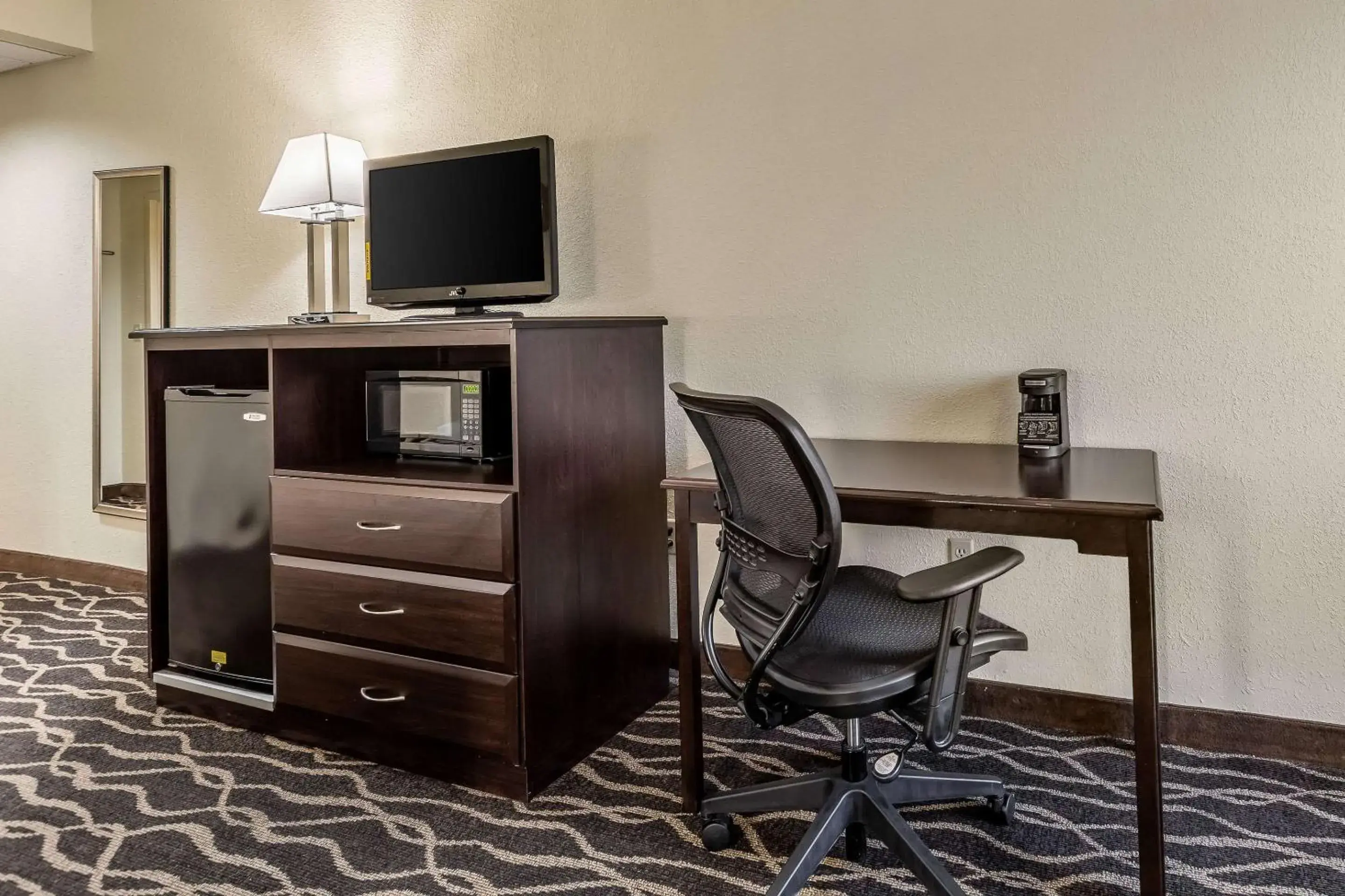 Photo of the whole room, TV/Entertainment Center in Quality Inn & Suites Southport