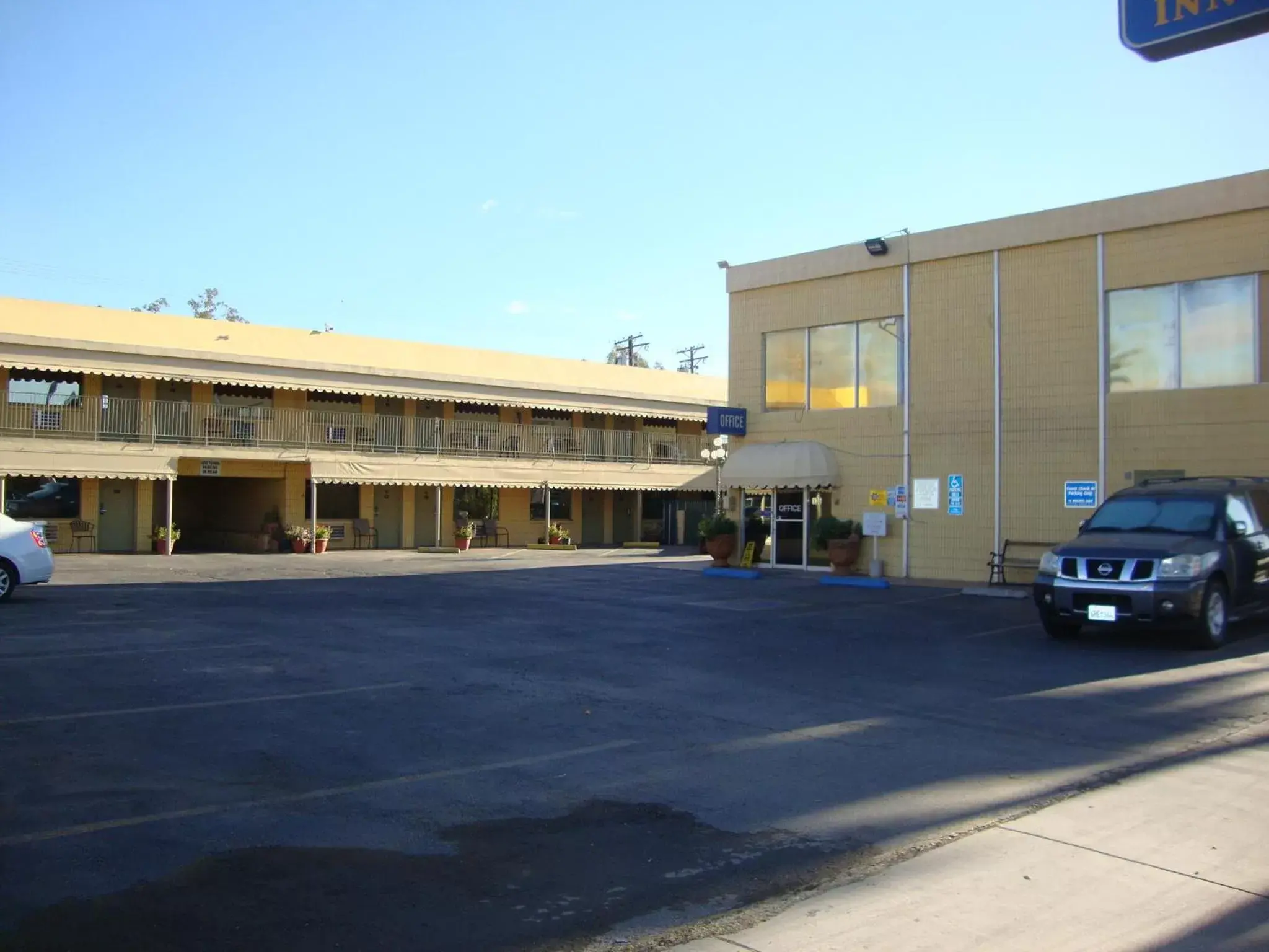 Bird's eye view, Property Building in Townhouse Inn and Suites