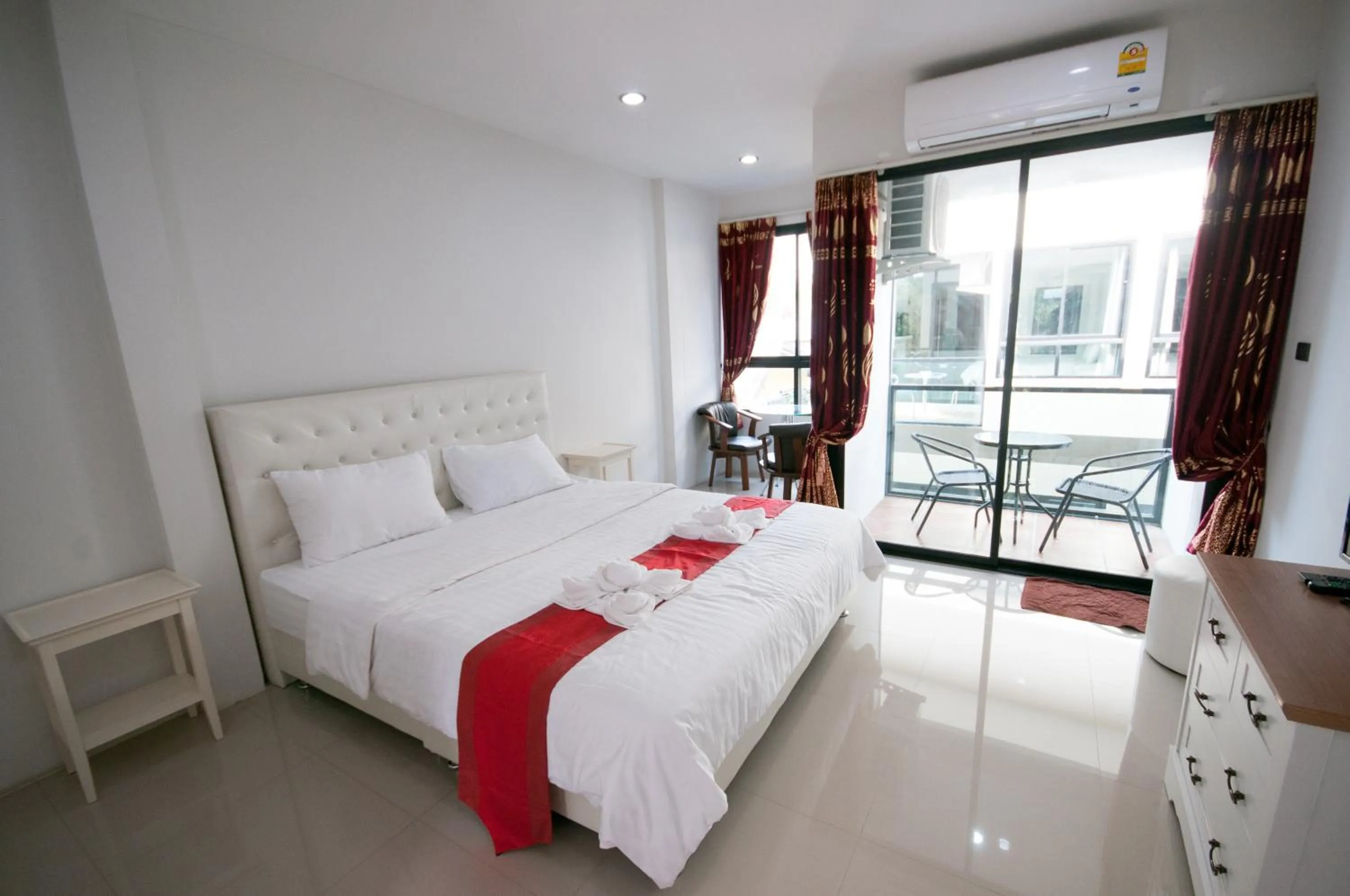 Photo of the whole room, Bed in The Pool Resort