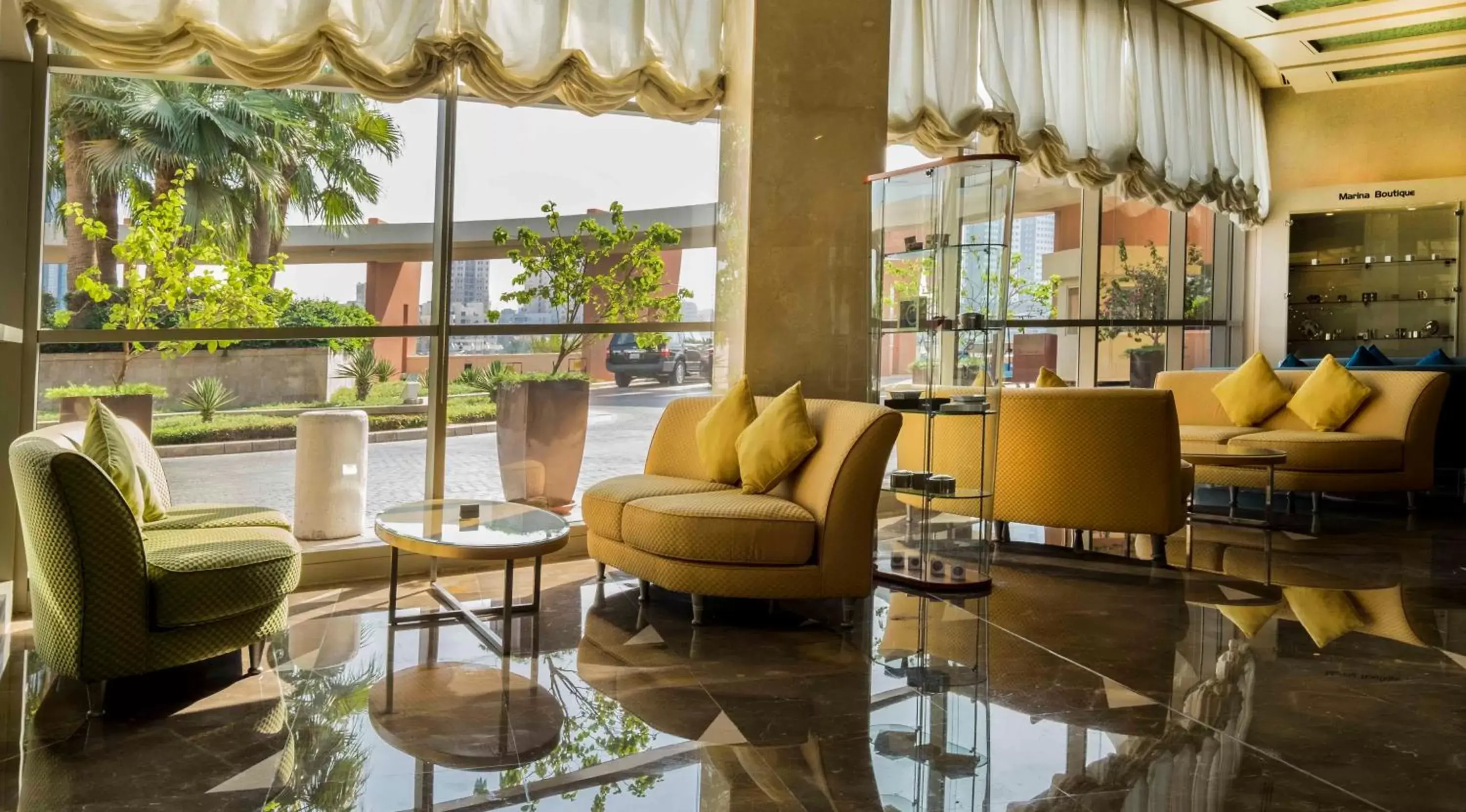 Lounge or bar, Seating Area in Marina Hotel