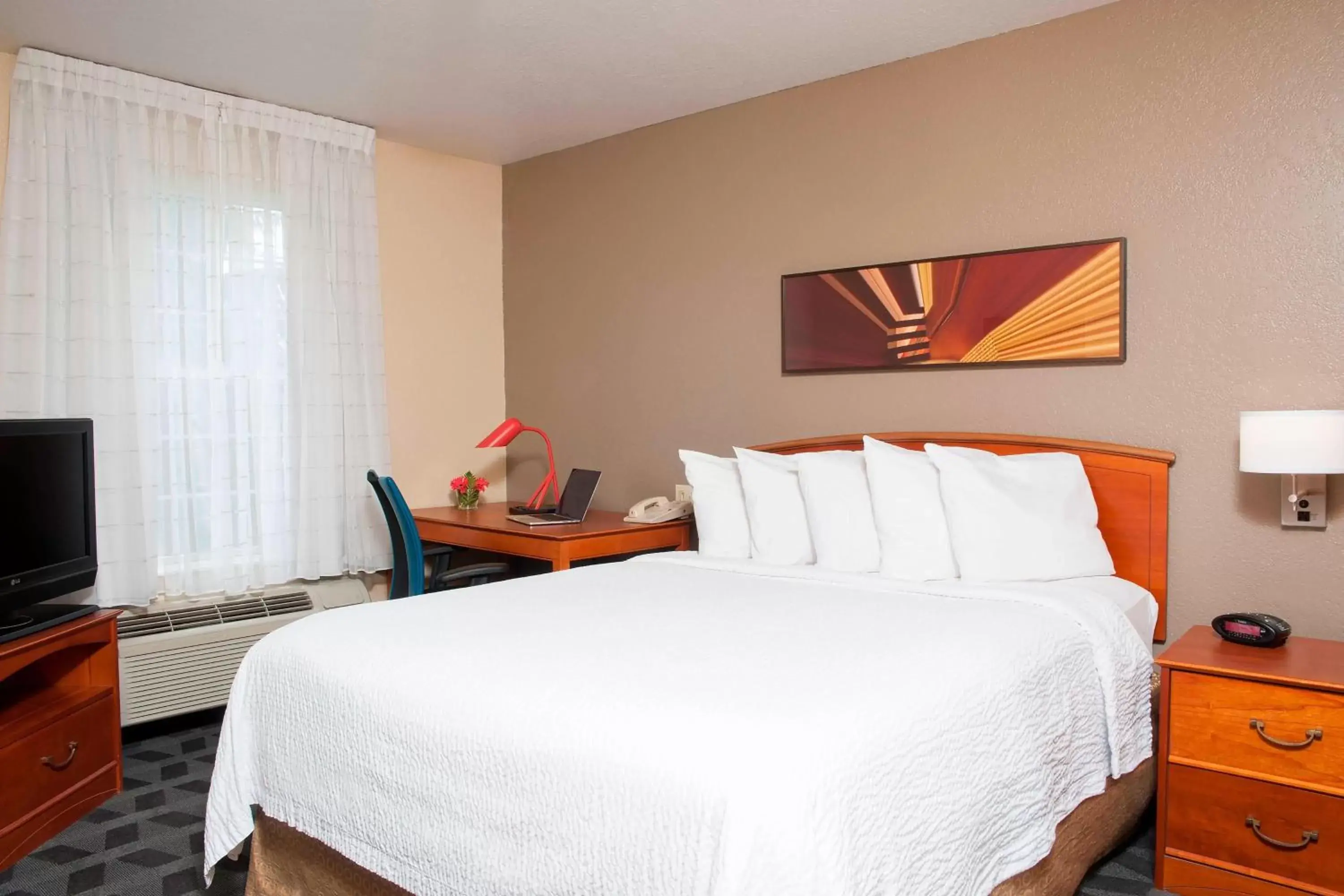 Bedroom, Bed in TownePlace Suites by Marriott Indianapolis - Keystone