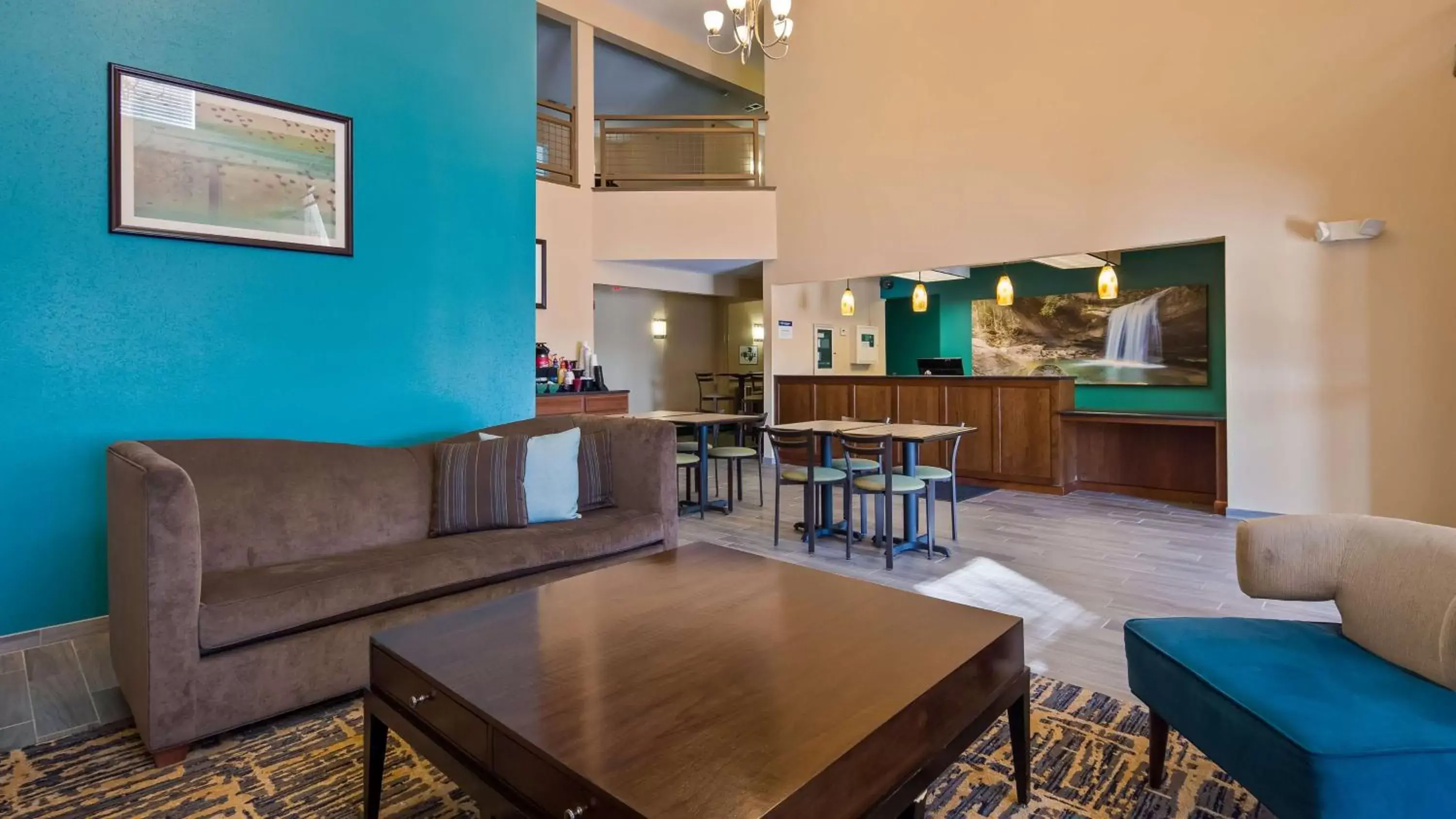 Lobby or reception, Lounge/Bar in Best Western Central City