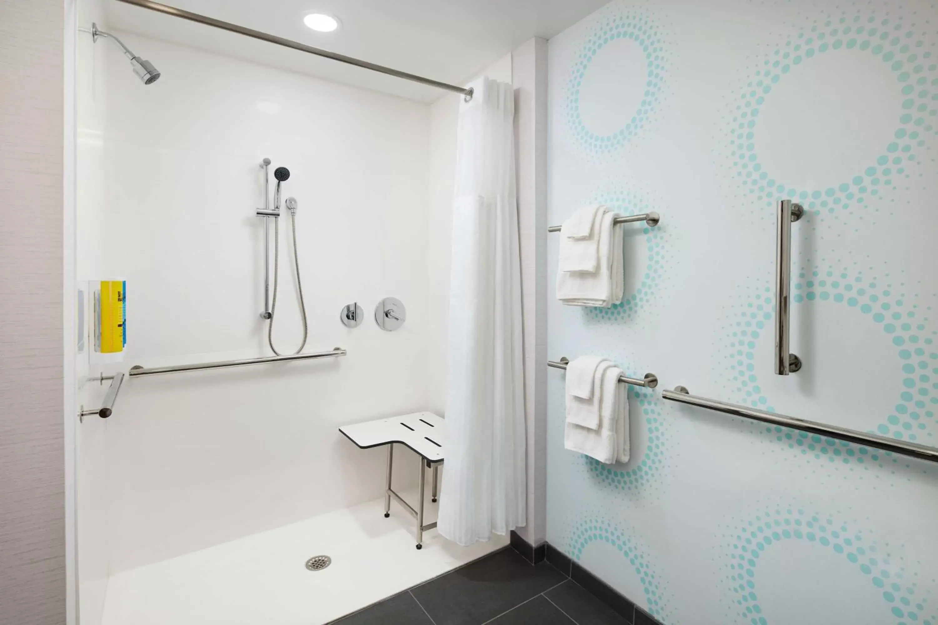 Bathroom in Tru By Hilton Atlanta Northlake Parkway, Ga
