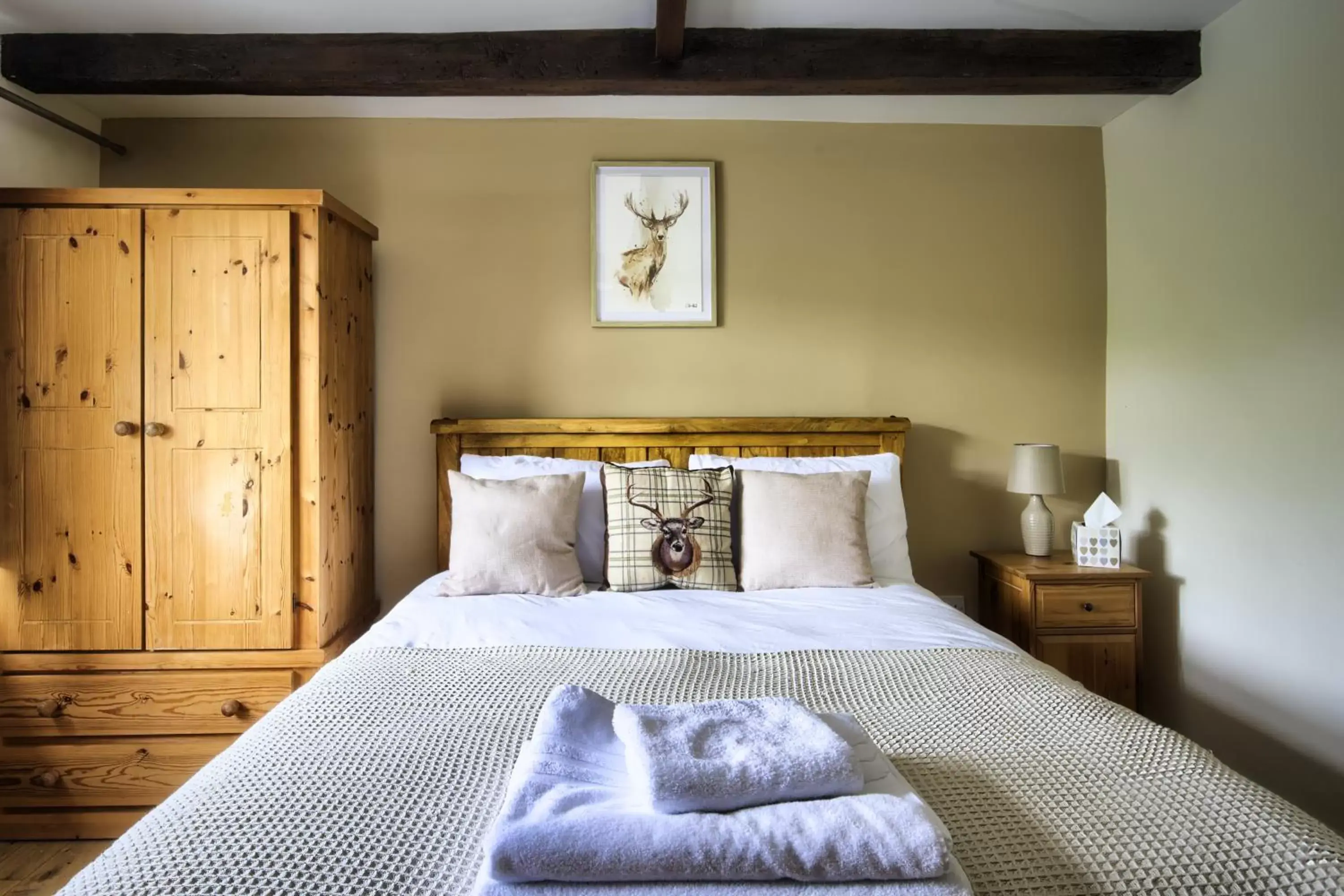 Bed in The New Rushcart Inn & Country Dining