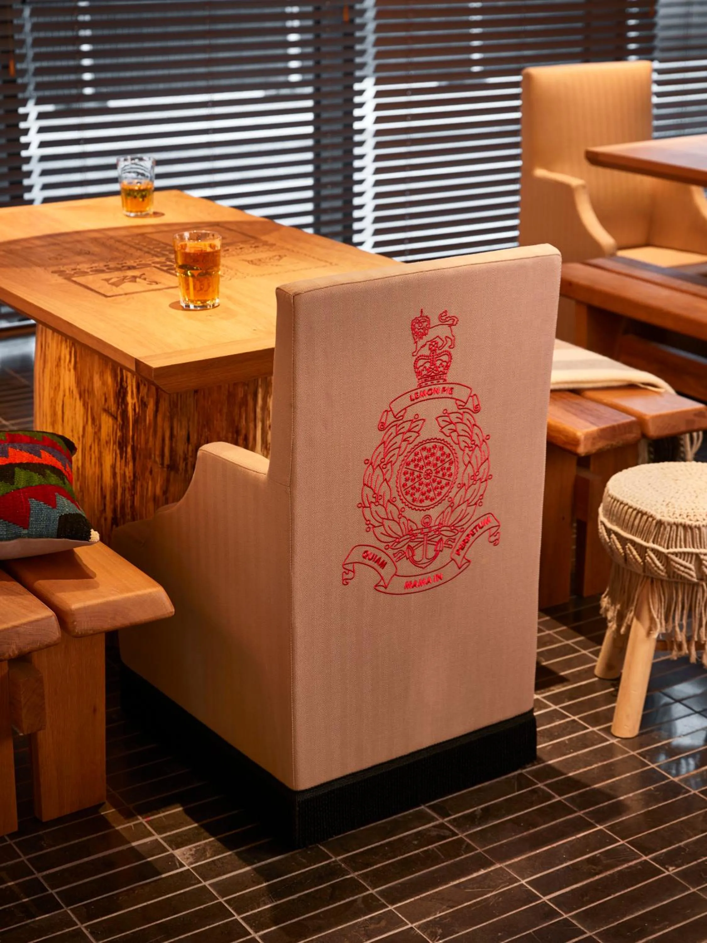 Restaurant/places to eat in Mama Shelter Paris West