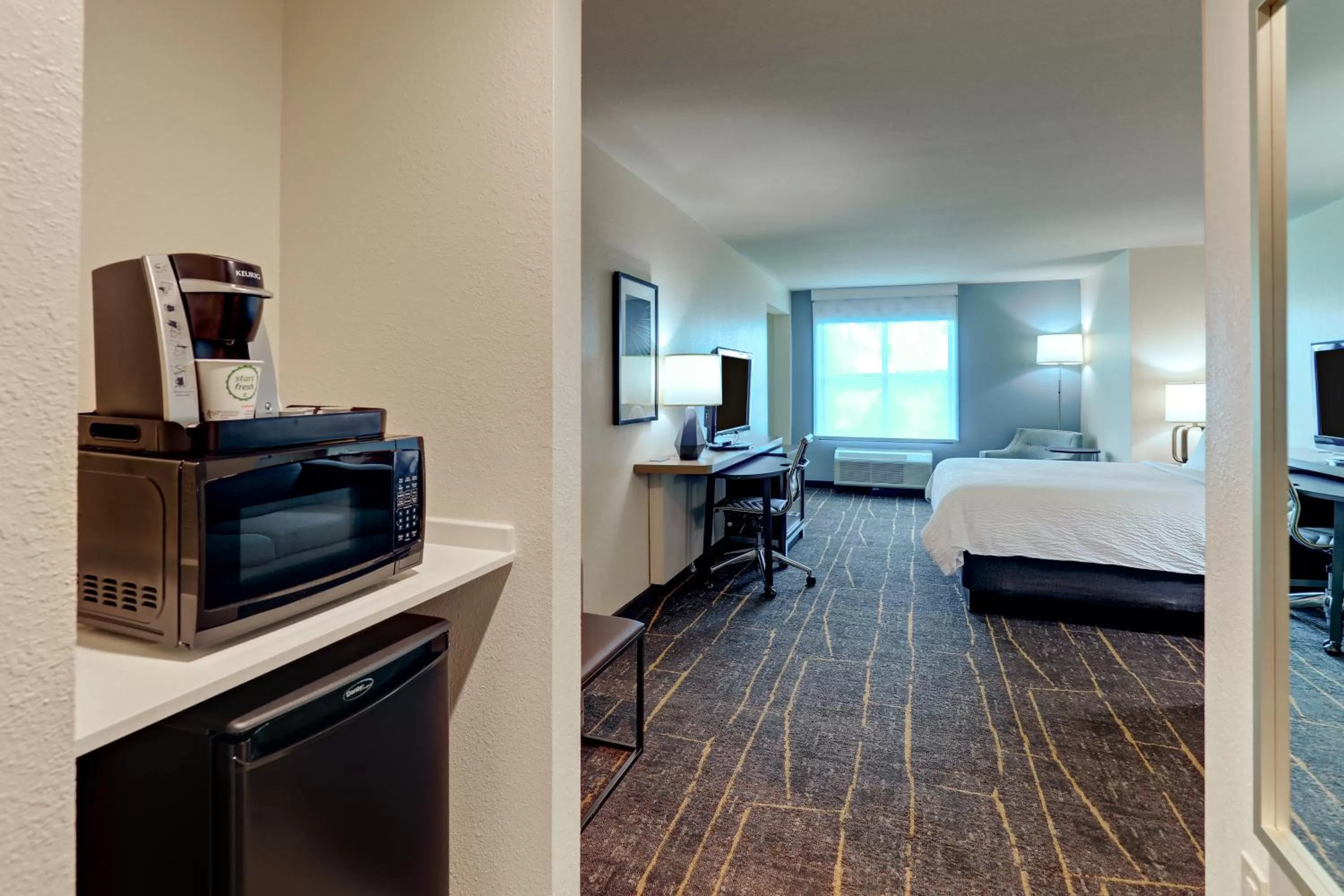 Bed in Holiday Inn Mobile Airport by IHG