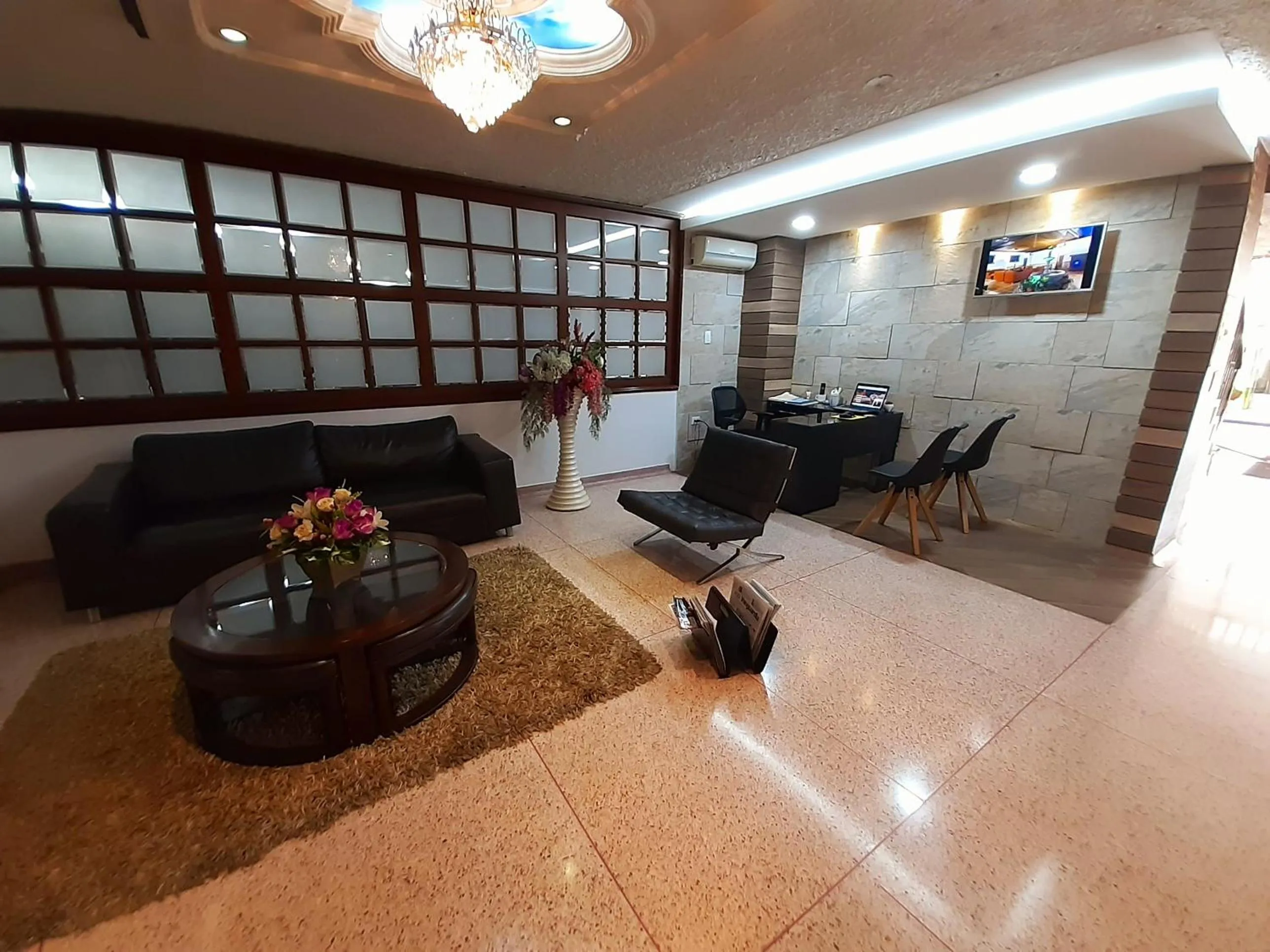 Lobby or reception in Hotel León Dorado