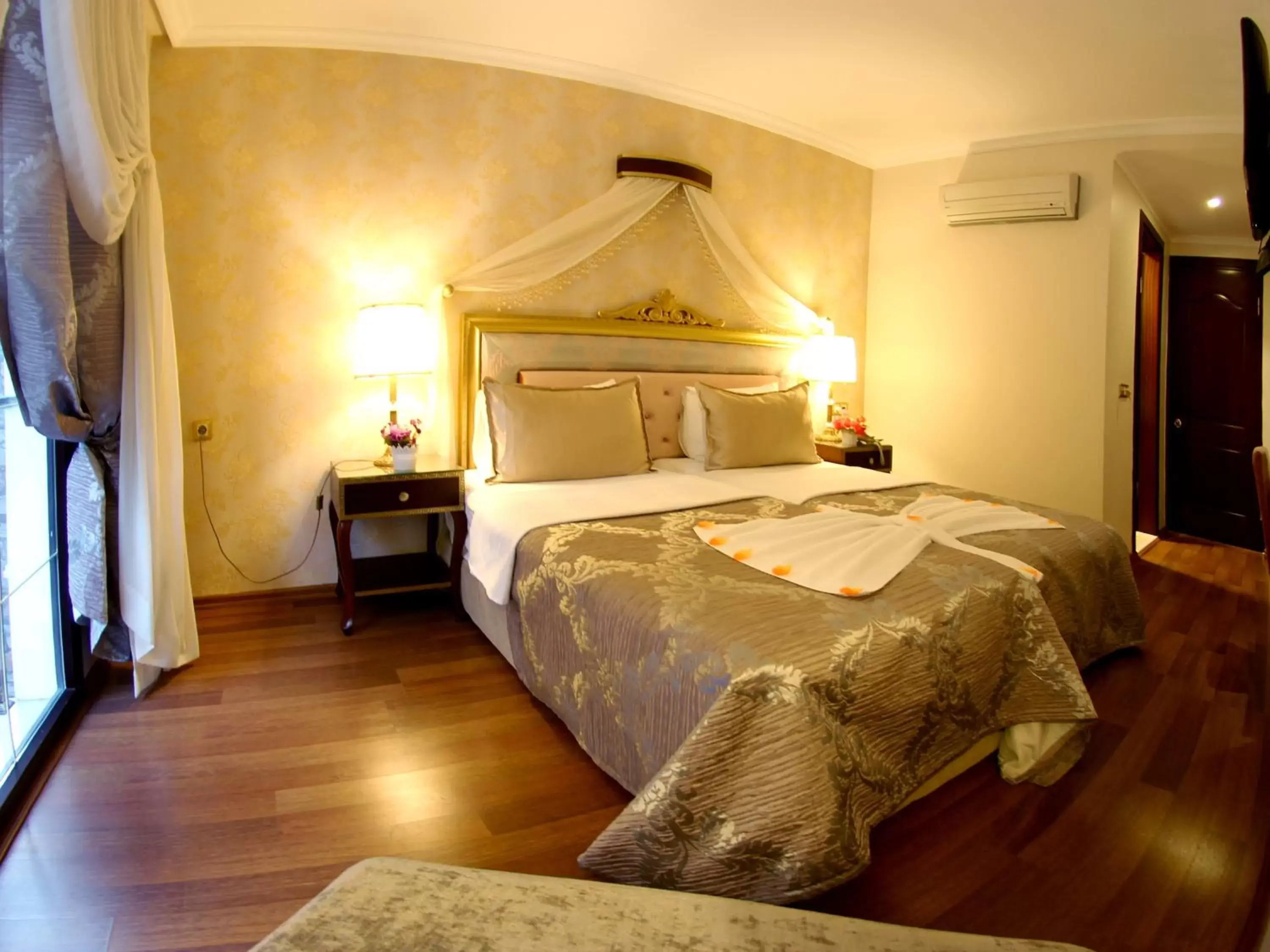 Bedroom, Room Photo in Saint John Hotel