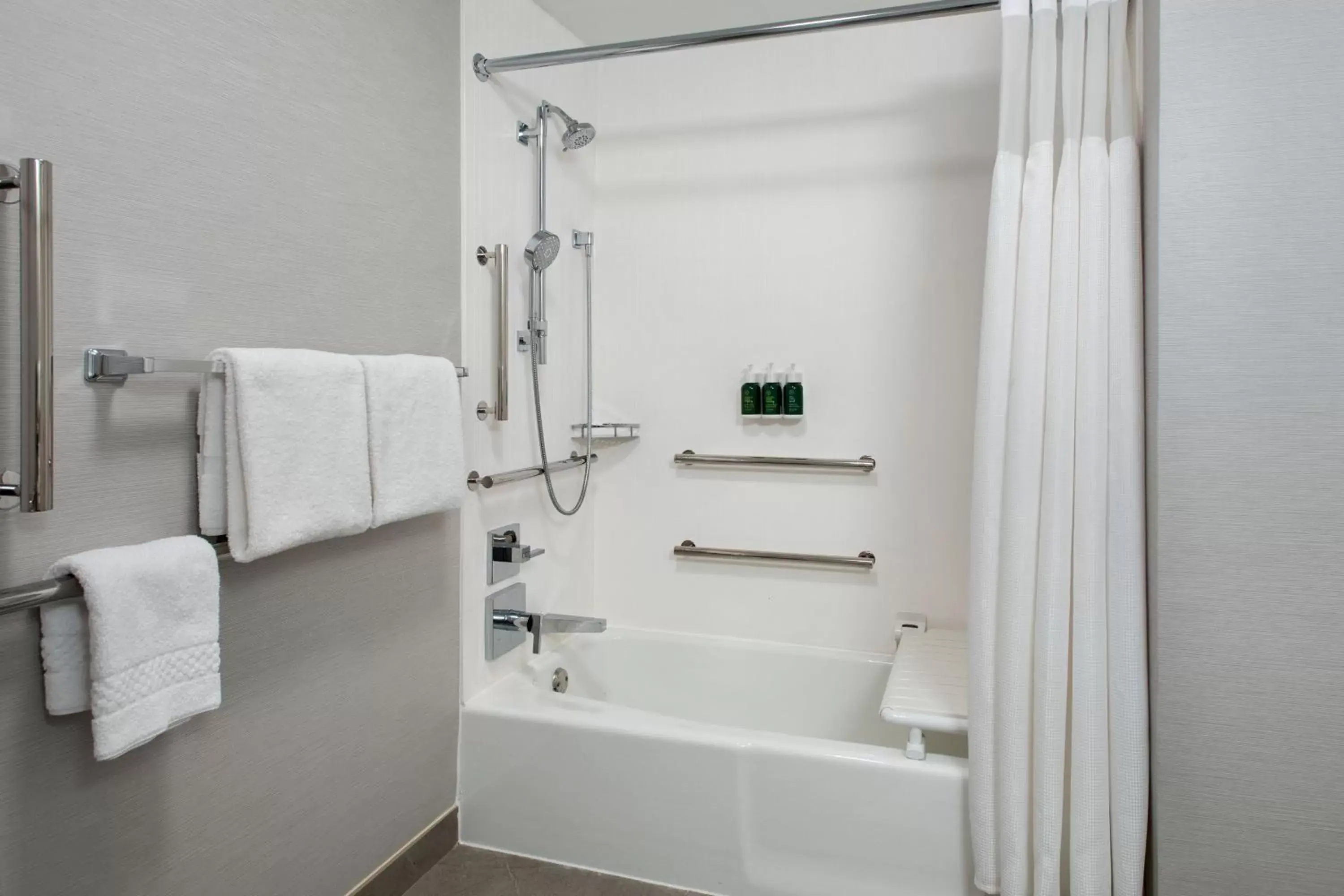 Photo of the whole room, Bathroom in Courtyard by Marriott Silver Spring North/White Oak