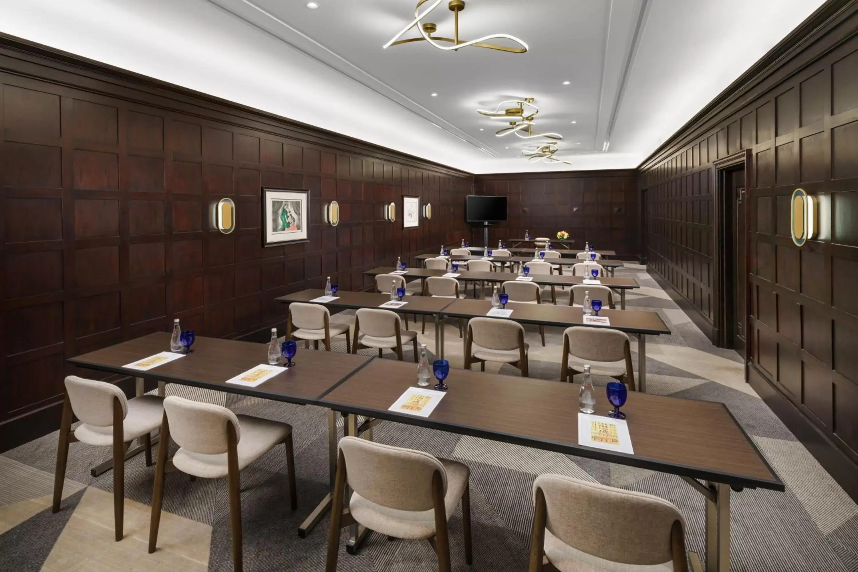 Meeting/conference room in The Algonquin Hotel Times Square, Autograph Collection