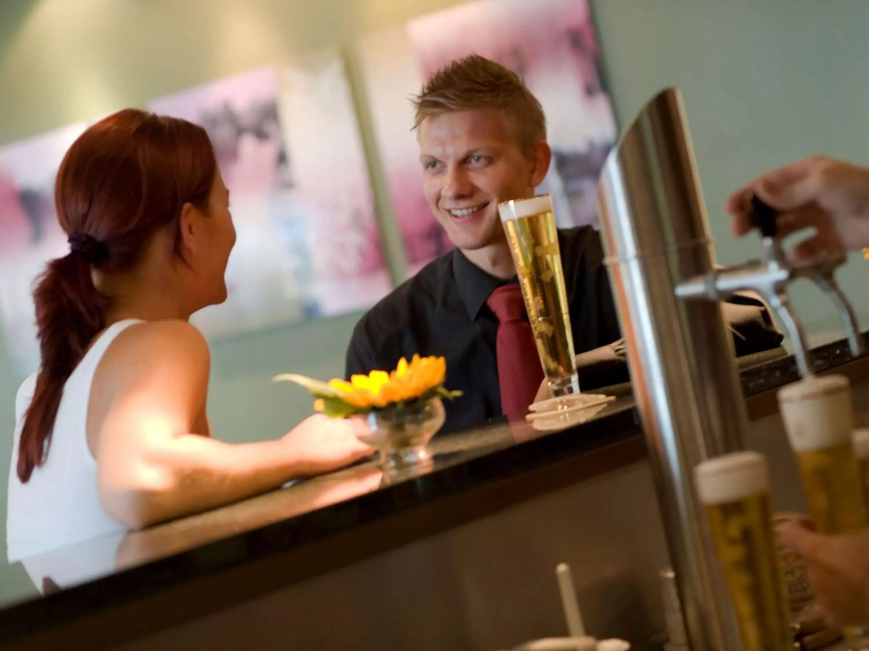 Lounge or bar in Mercure Hotel Saarbrücken Süd