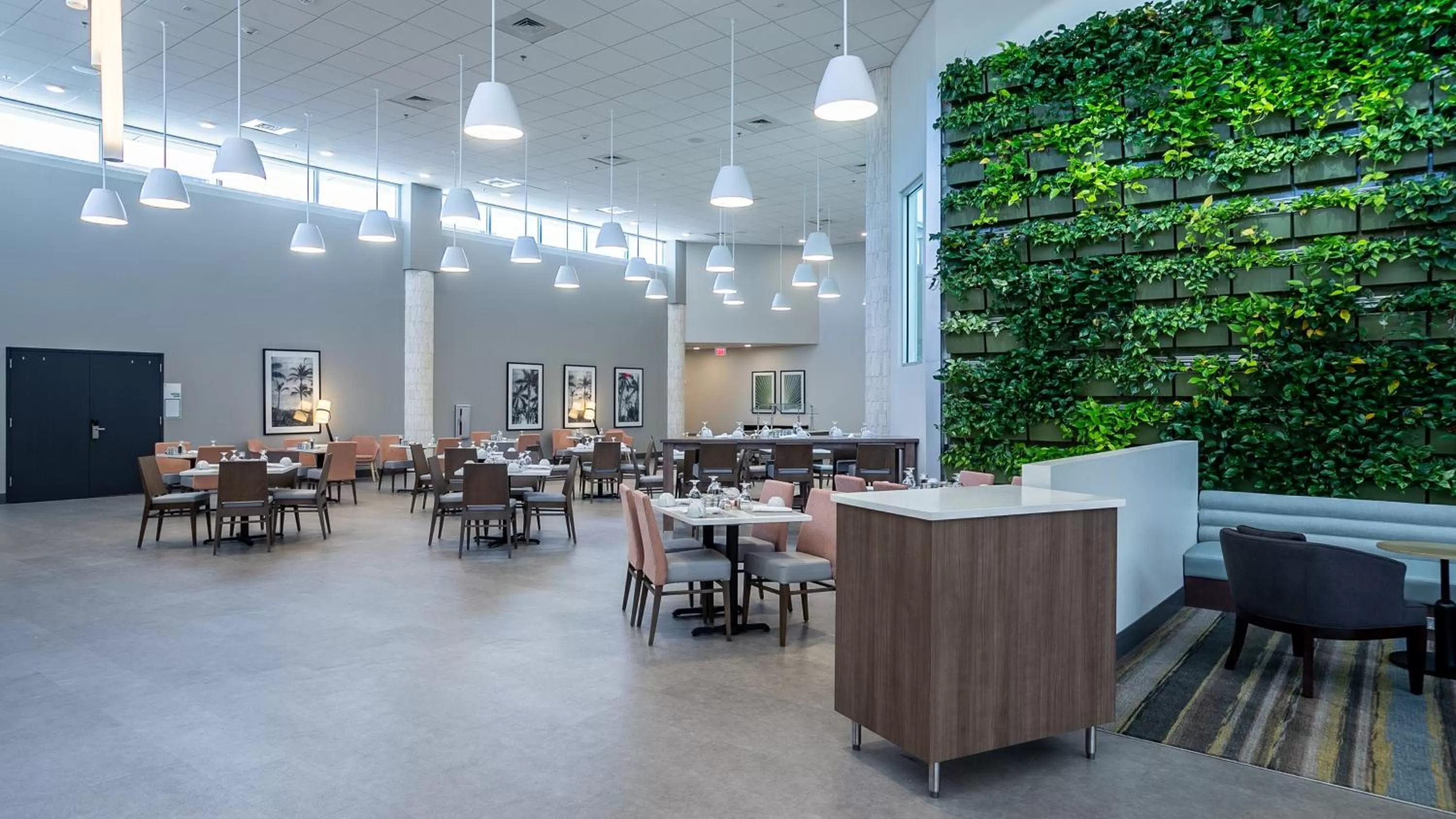 Restaurant/places to eat in Holiday Inn Panama City by IHG