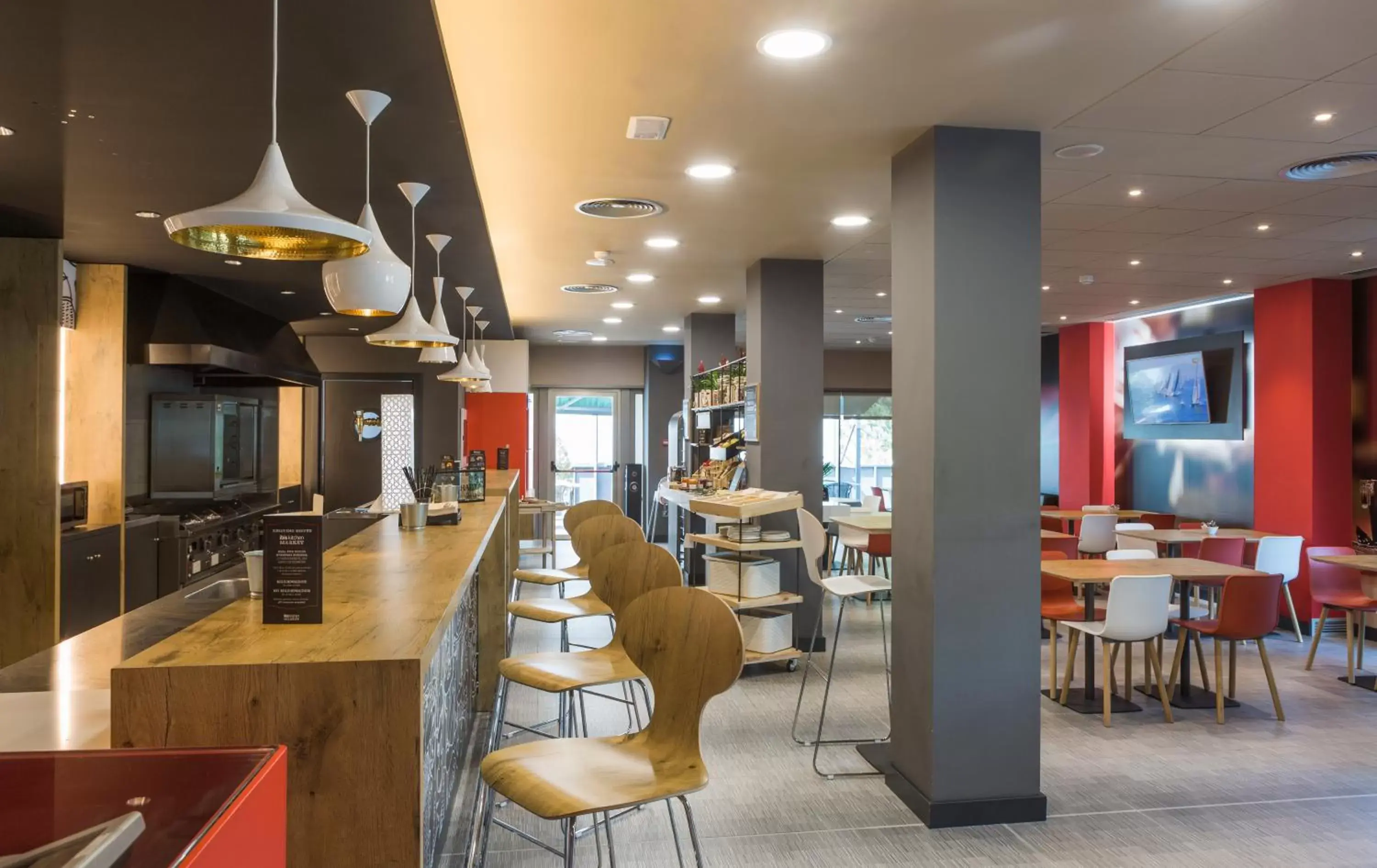 Restaurant/places to eat, Lounge/Bar in Ibis Montmelo Granollers