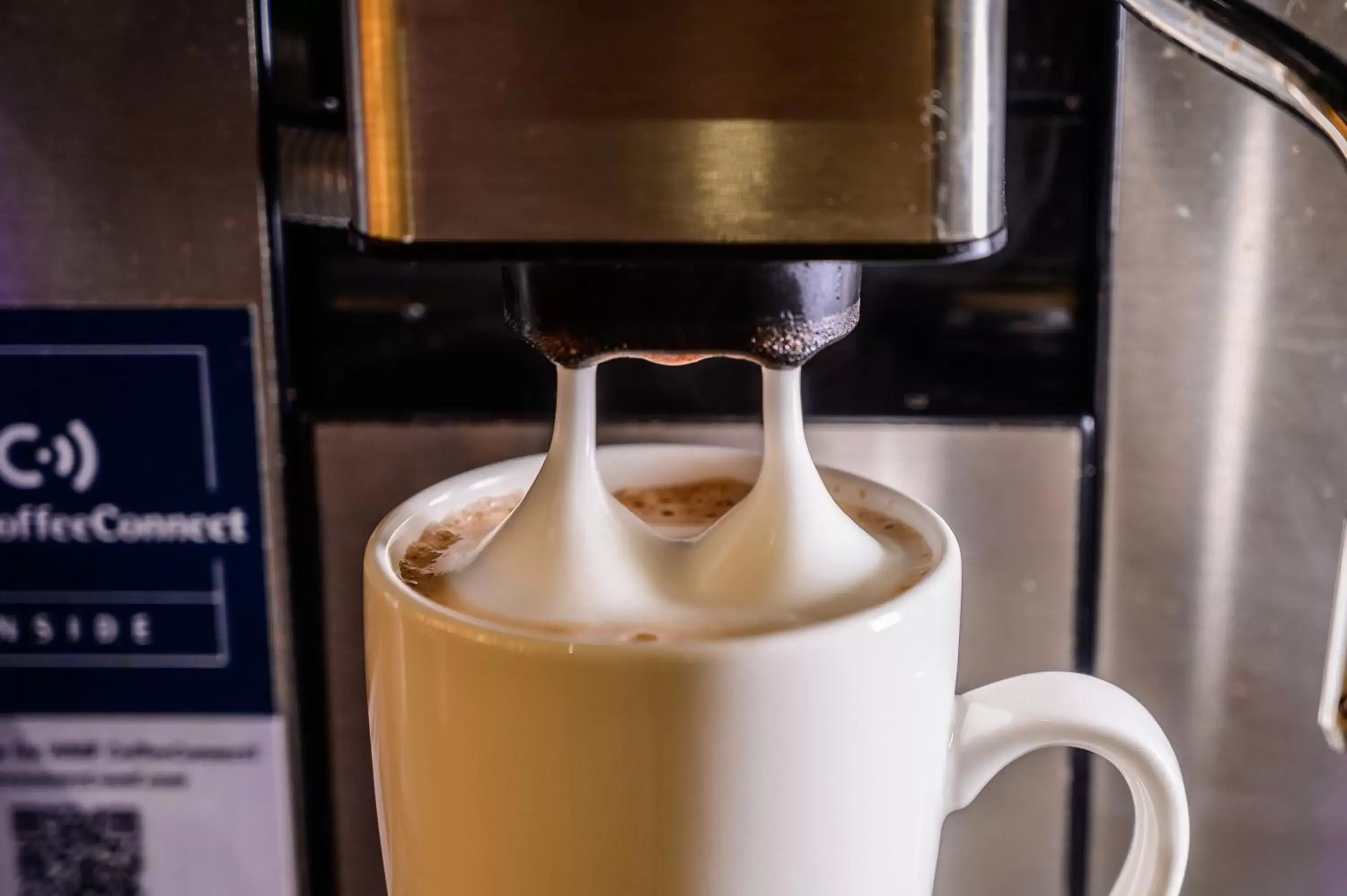 Coffee/tea facilities, TV/Entertainment Center in Novotel Birmingham Centre