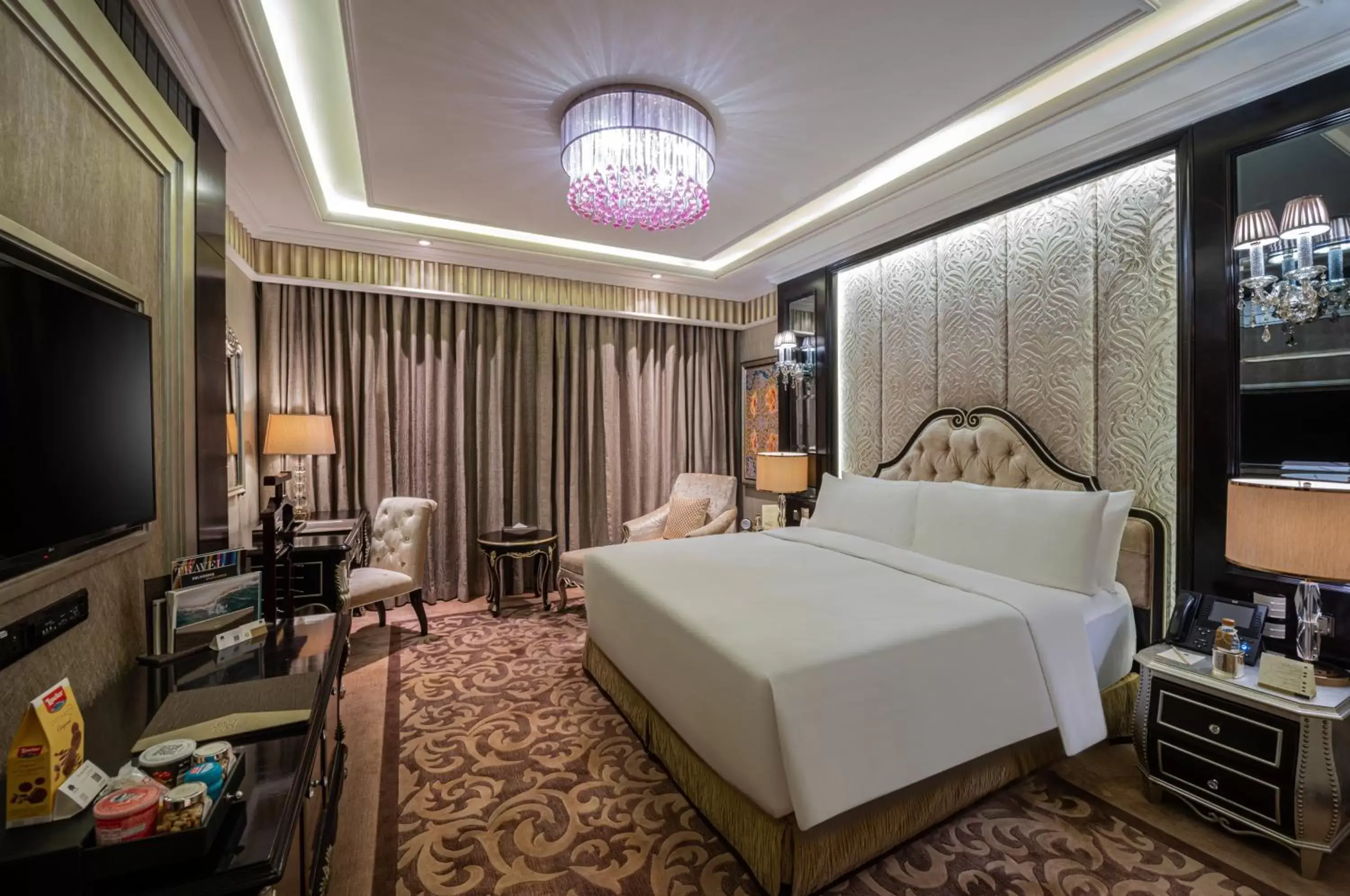 Bed in Narcissus Riyadh Hotel & Spa