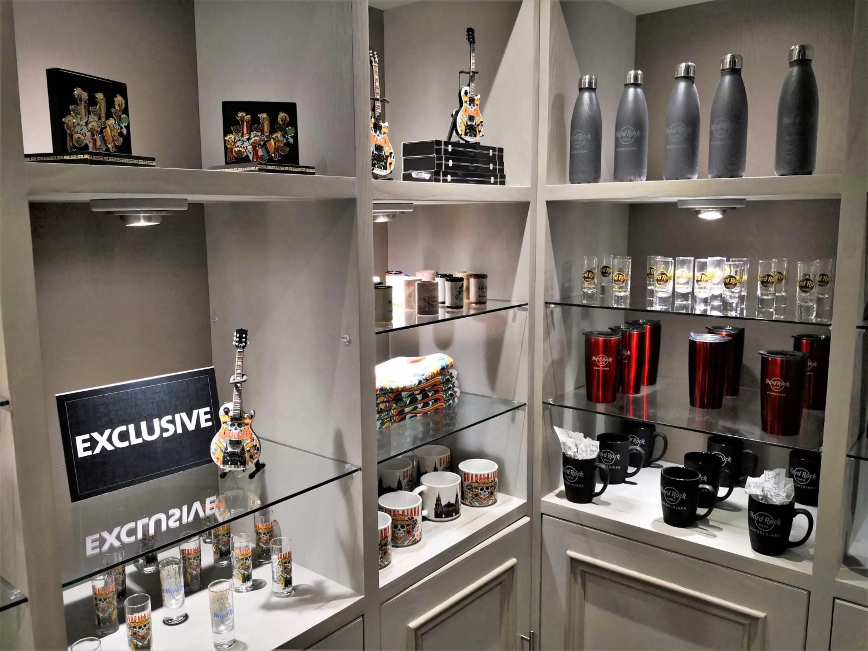 On-site shops in Hard Rock Hotel Guadalajara