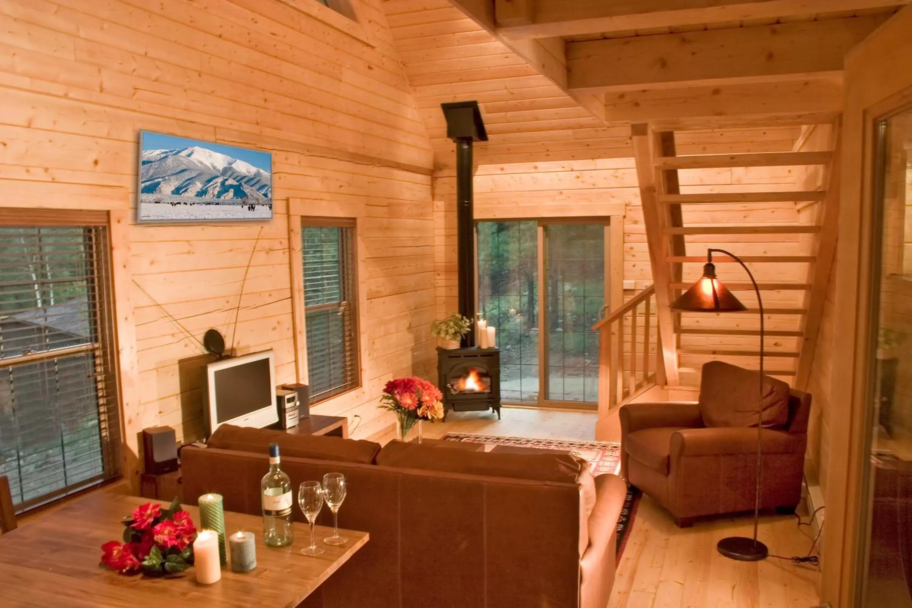 Living room, Seating Area in Mount Princeton Hot Springs Resort