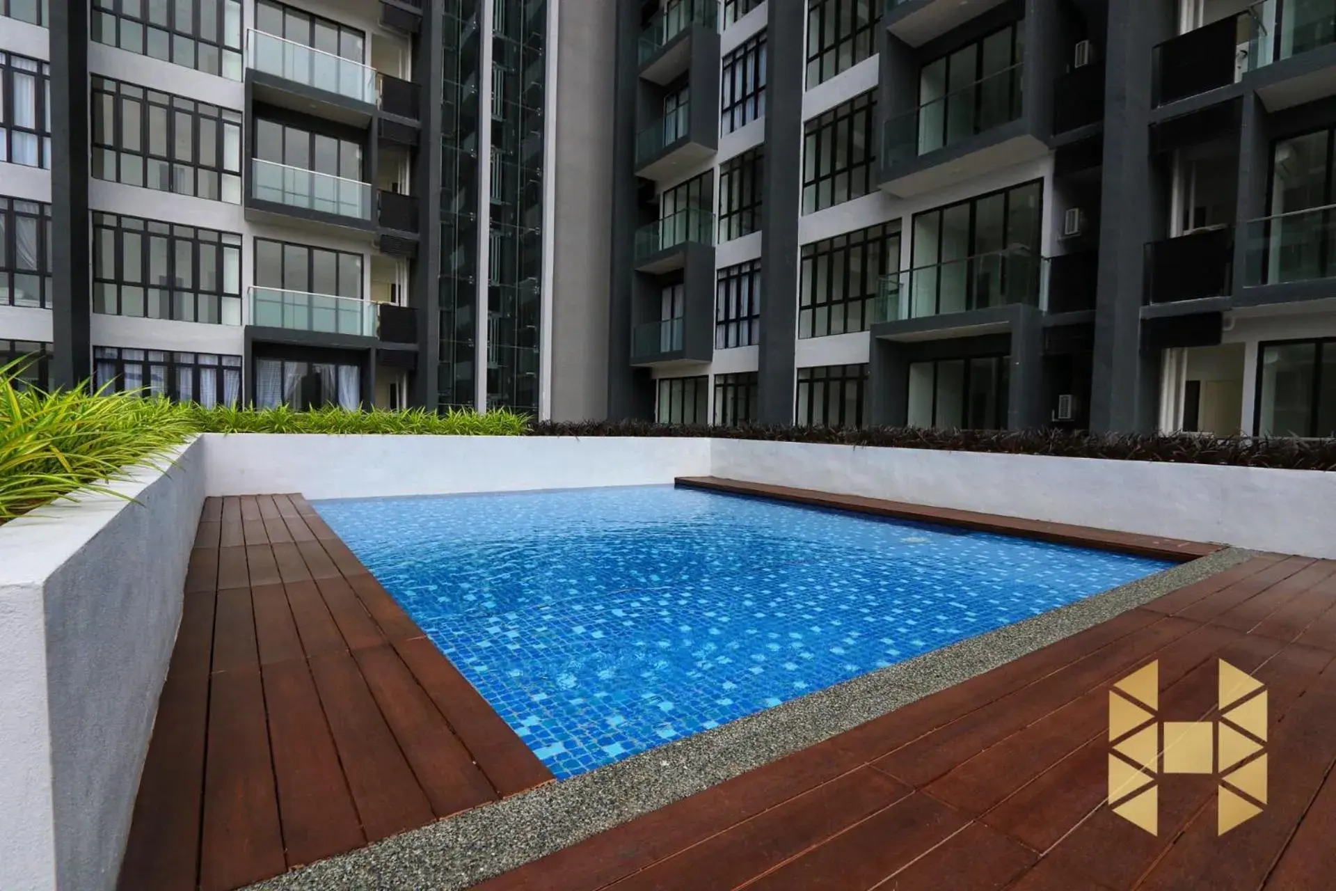 Swimming Pool in D pristine Family Suite By Holi