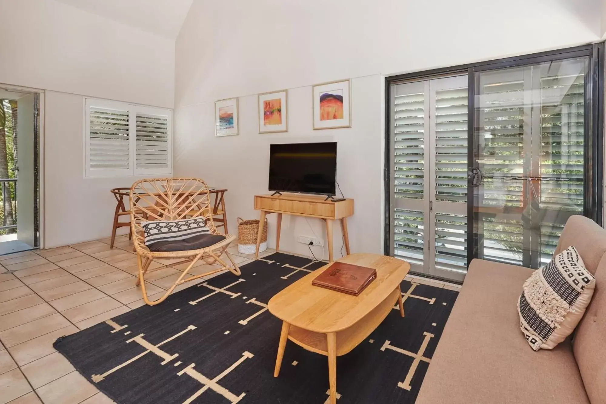 Living room, Seating Area in Julians Apartments