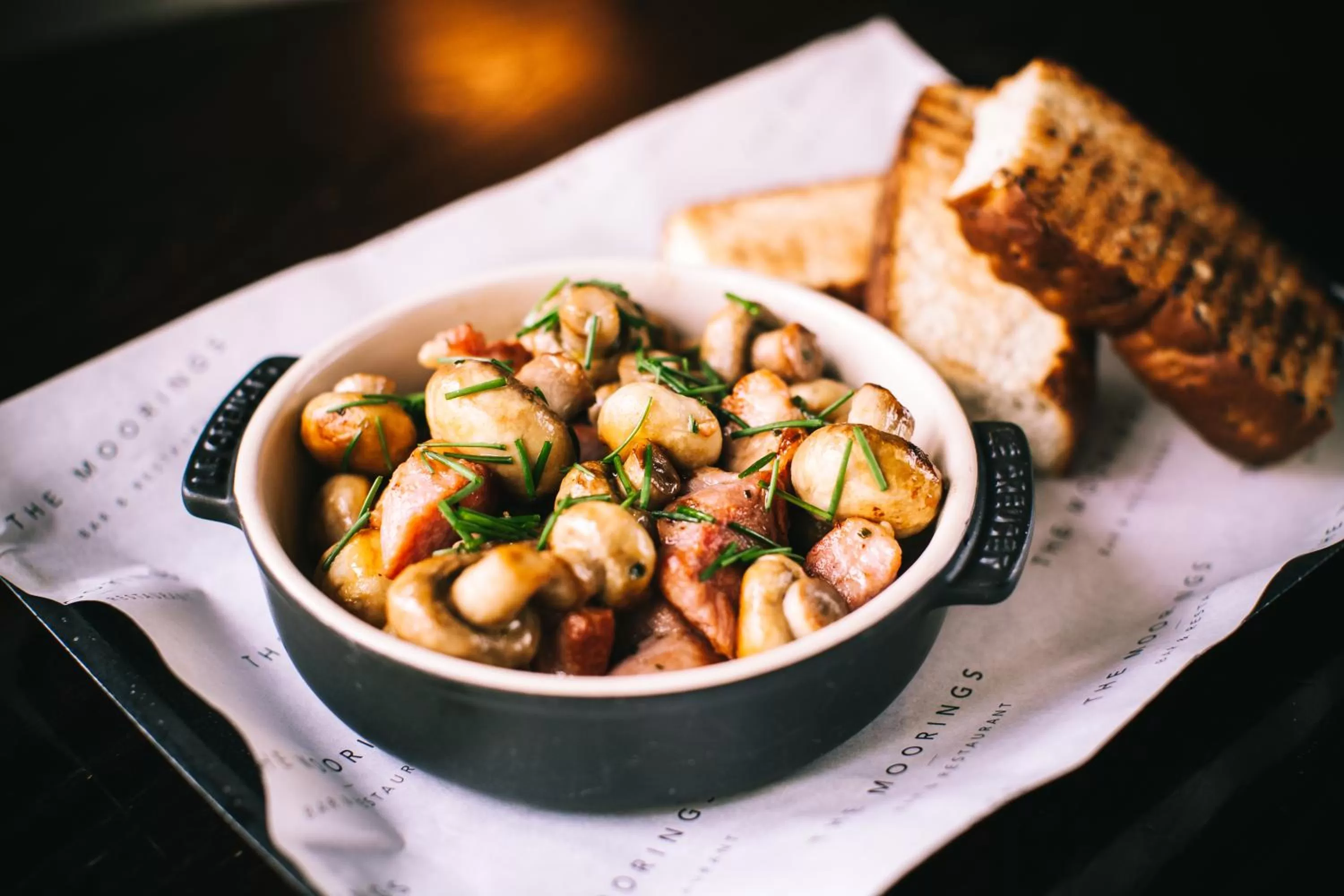 Food and drinks in Crown Lodge Hotel