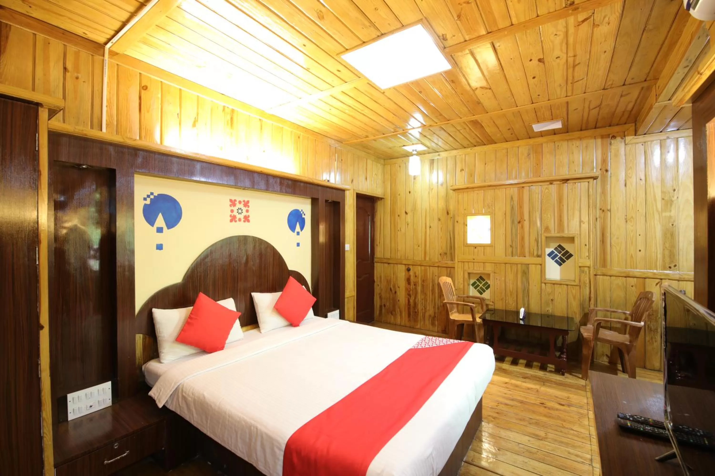 Photo of the whole room in Greenwood Resort