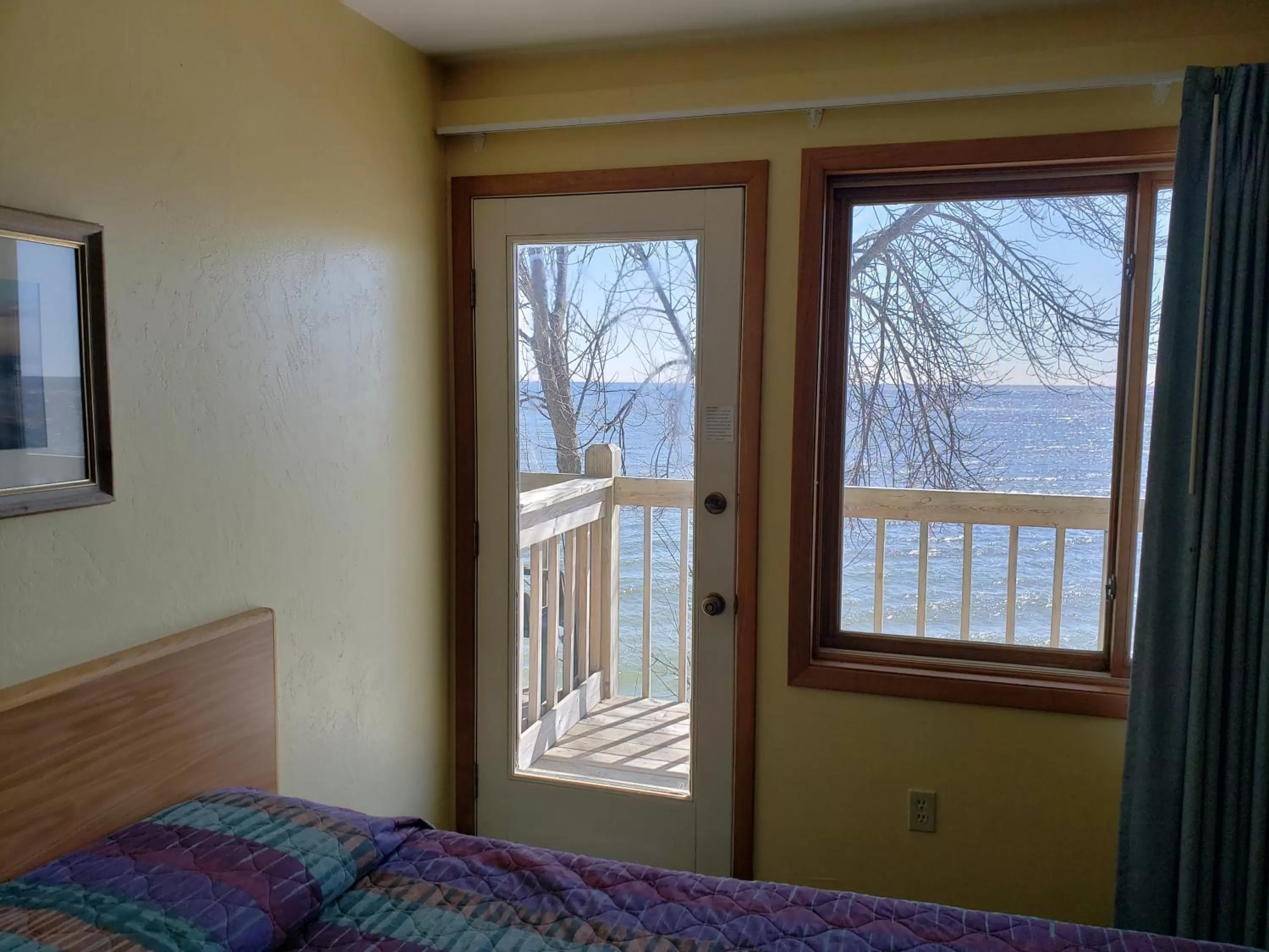 Bed in Algoma Beach Motel