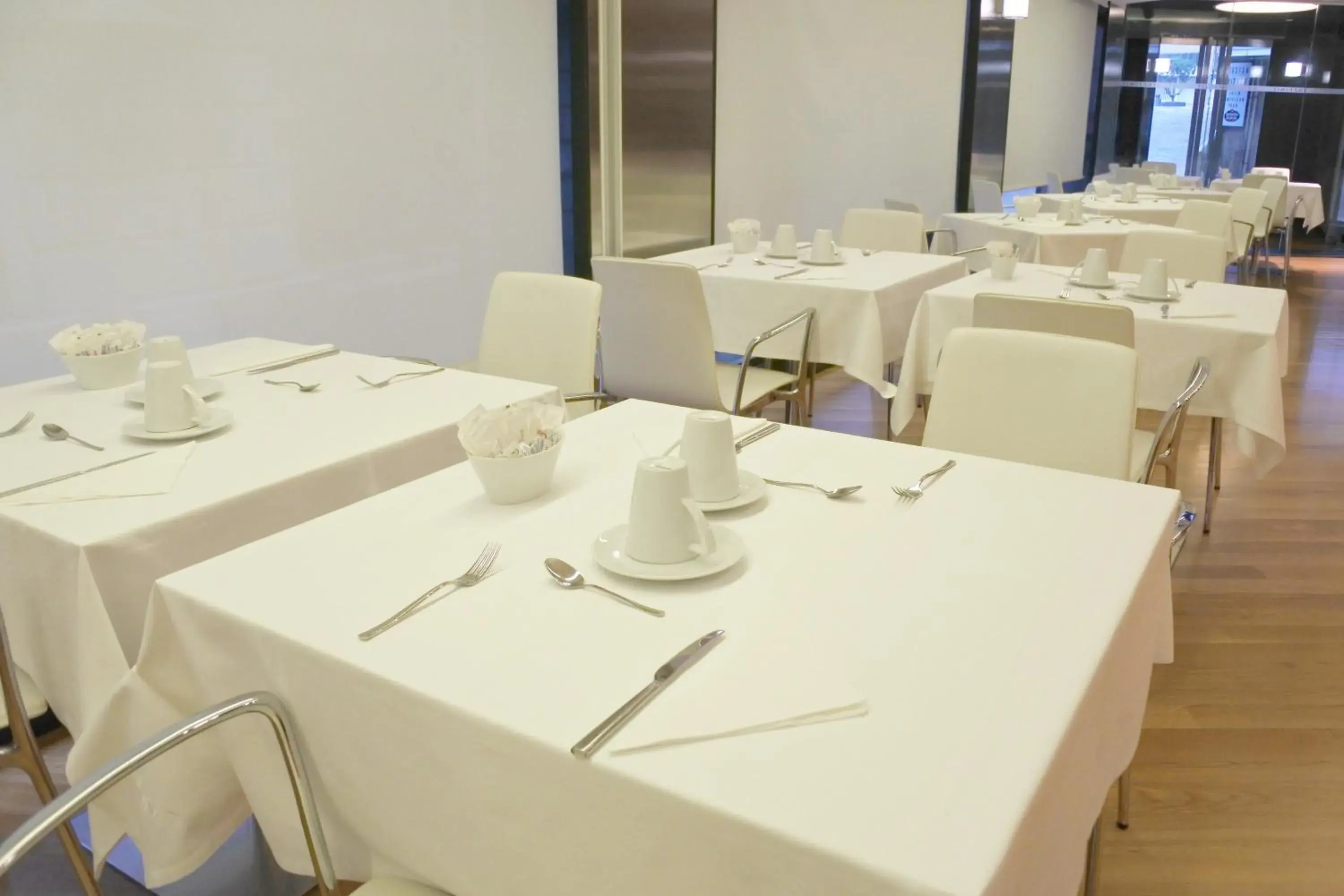 Breakfast, Restaurant/Places to Eat in Hotel Inffinit