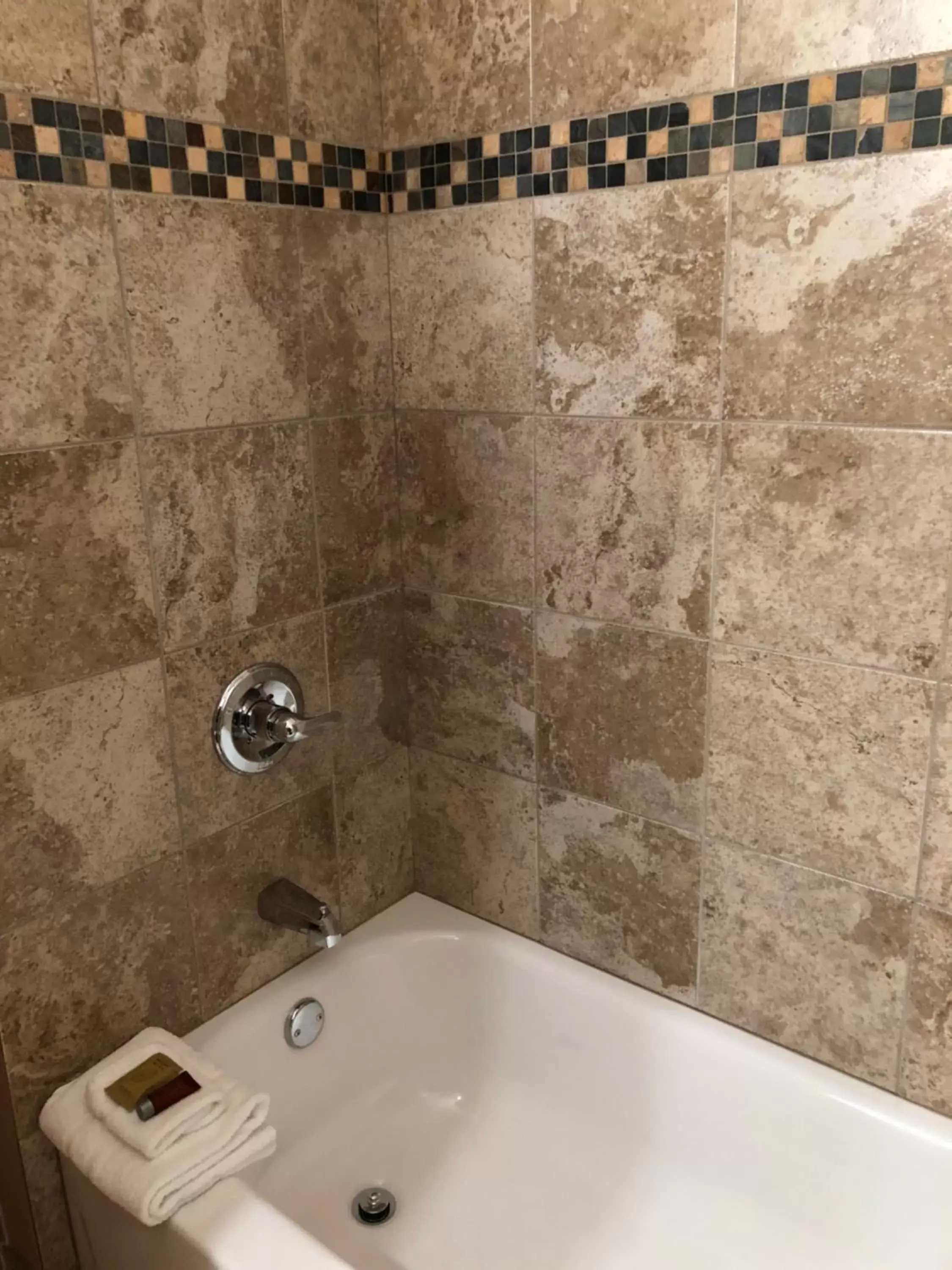 Budget Double or Twin Room - single occupancy in Red Lodge Inn Budget Double or Twin Room - single occupancy in Red Lodge Inn