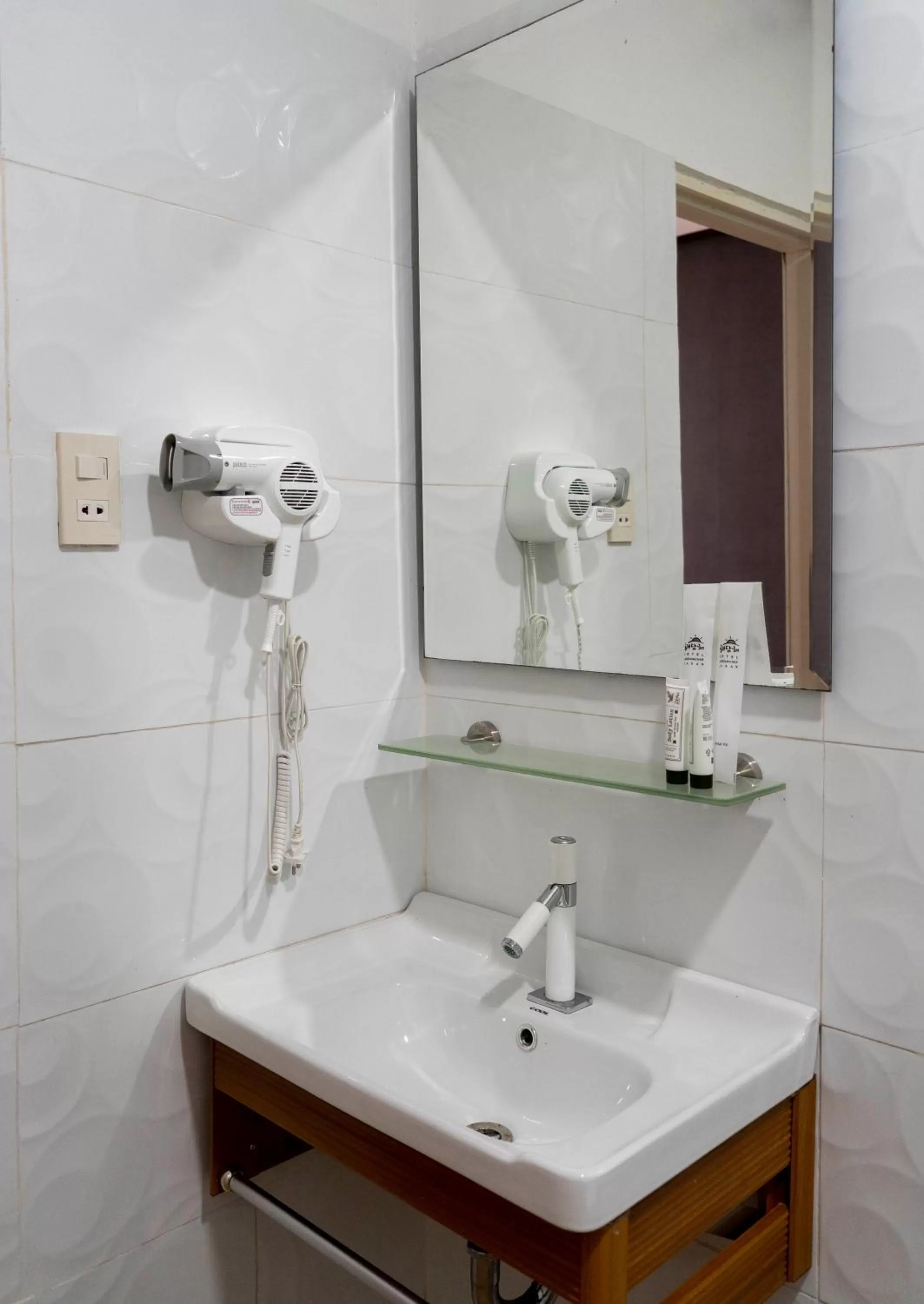 Bathroom in Adela Resort Panglao