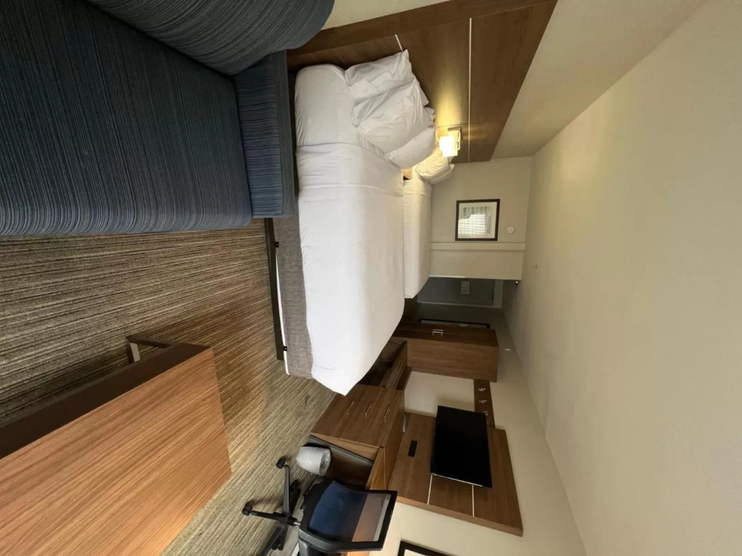 Bedroom in Holiday Inn Express Hotel & Suites Lake Elsinore by IHG