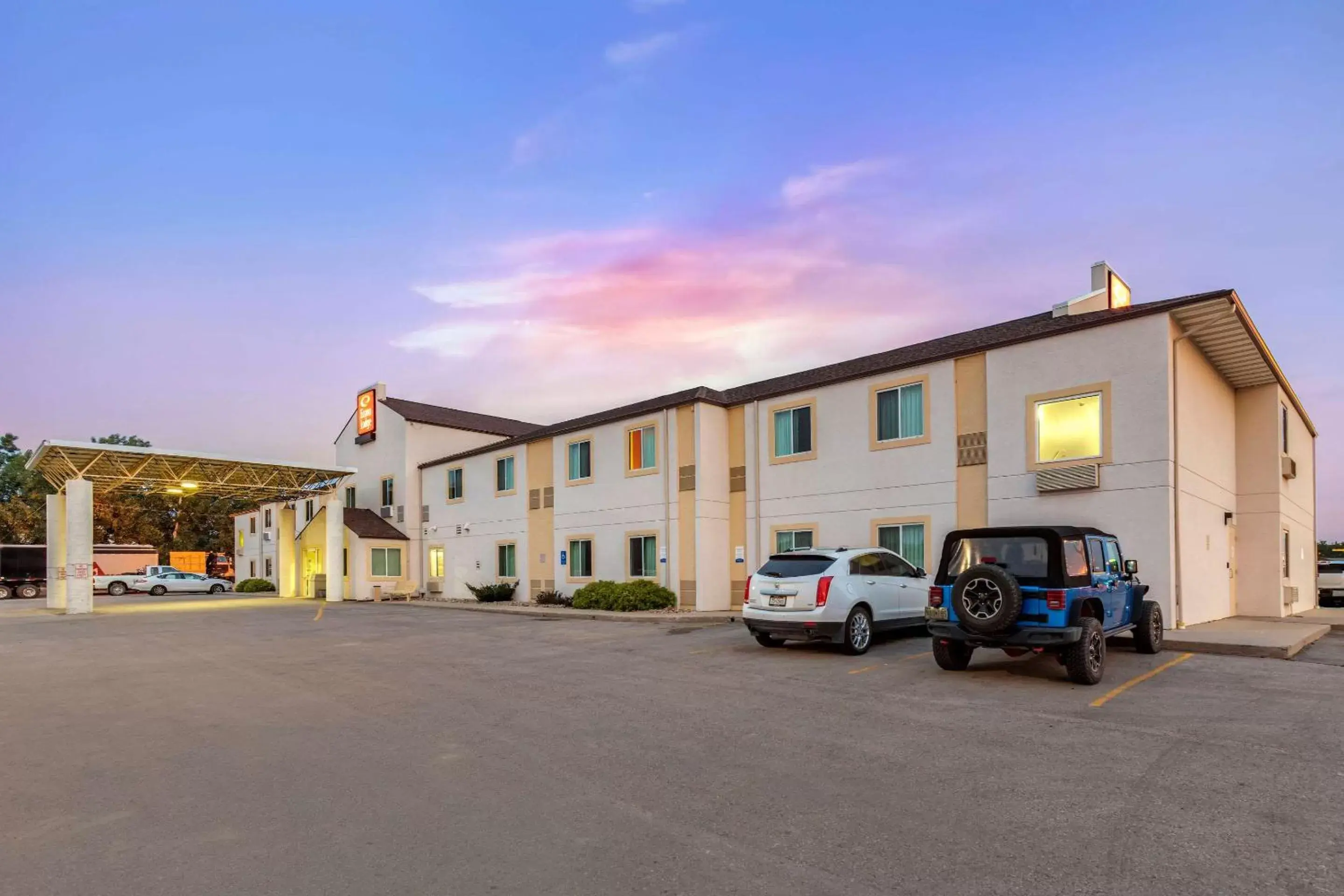 Property Building in Econo Lodge Belle Fourche