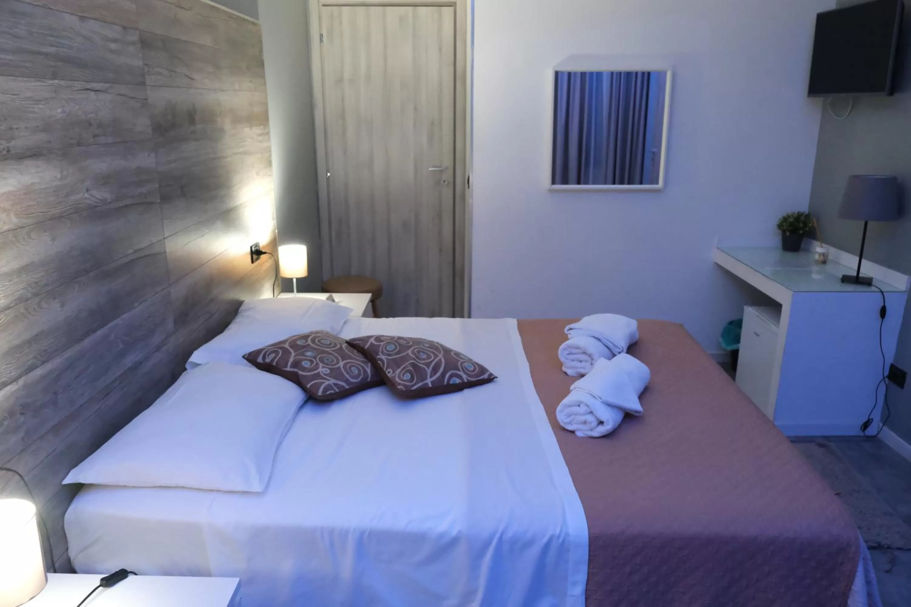 Bedroom, Bed in Royalty Rooms & Spa