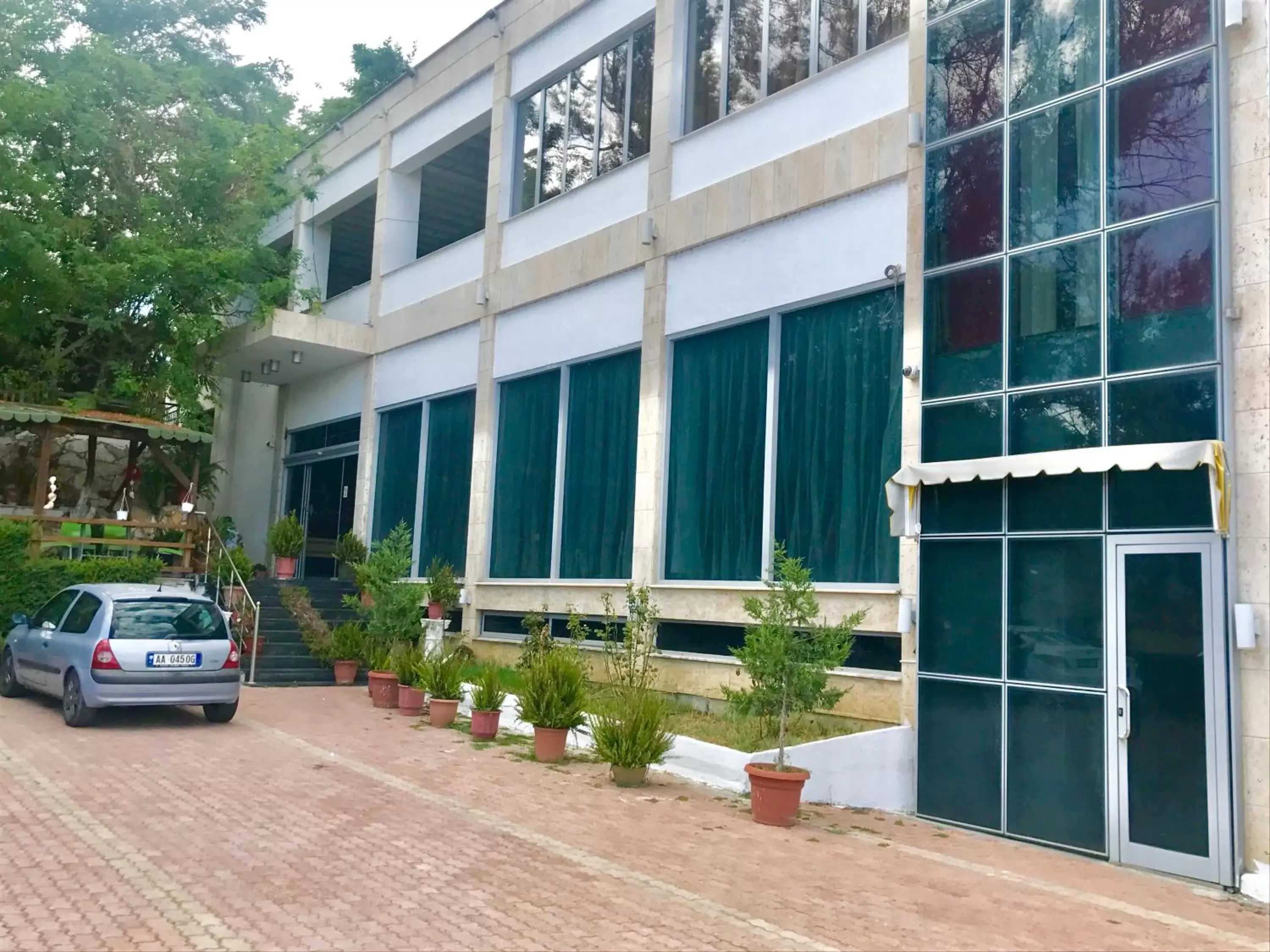 "Frogs House" Hotel & Restorant "Frogs House" Hotel & Restorant