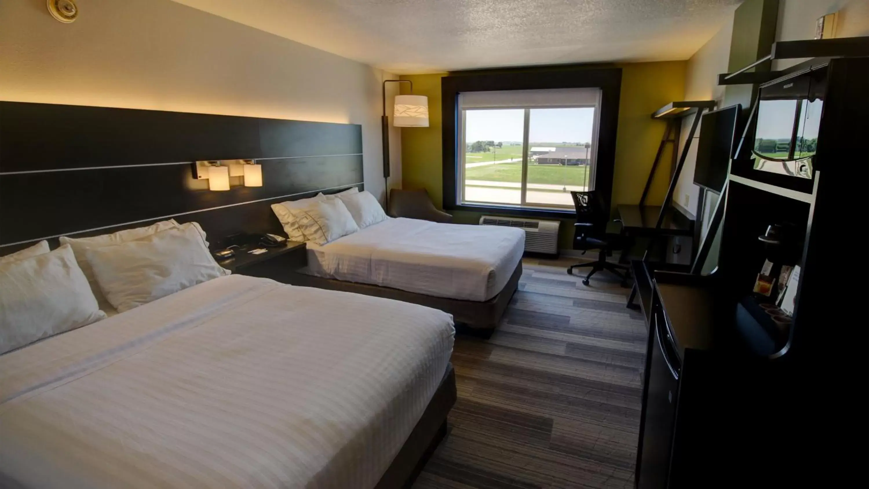 Standard Queen Room with Two Queen Beds in Holiday Inn Express & Suites Sioux Center by IHG Standard Queen Room with Two Queen Beds in Holiday Inn Express & Suites Sioux Center by IHG