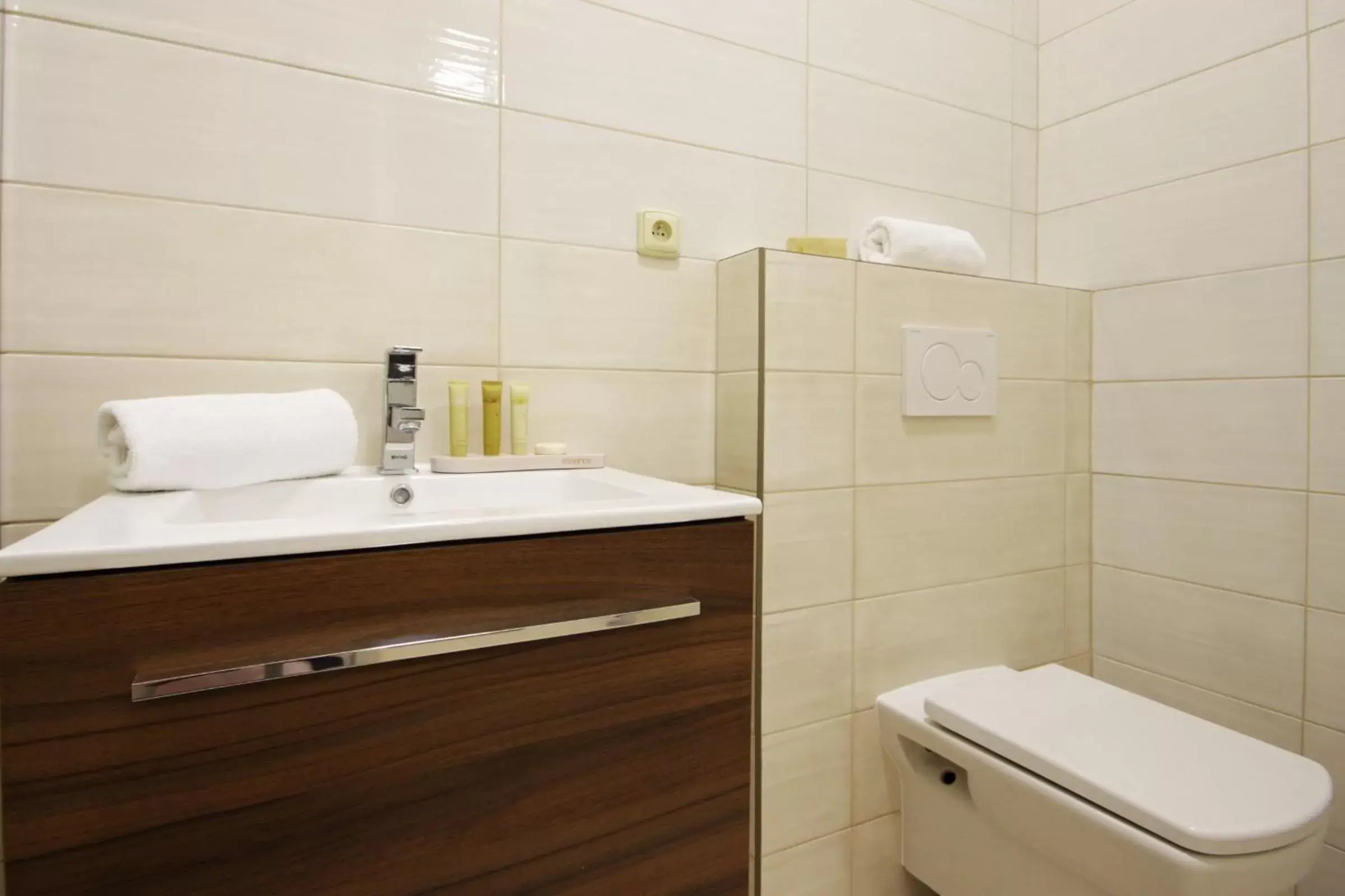 Bathroom in Alveo Suites