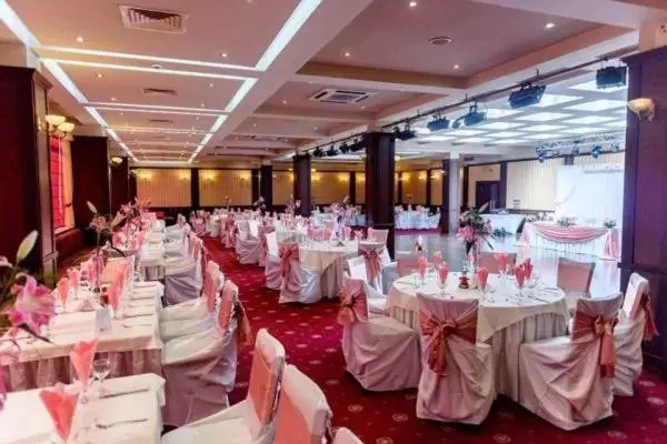 Restaurant/places to eat, Banquet Facilities in Hotel Rostov